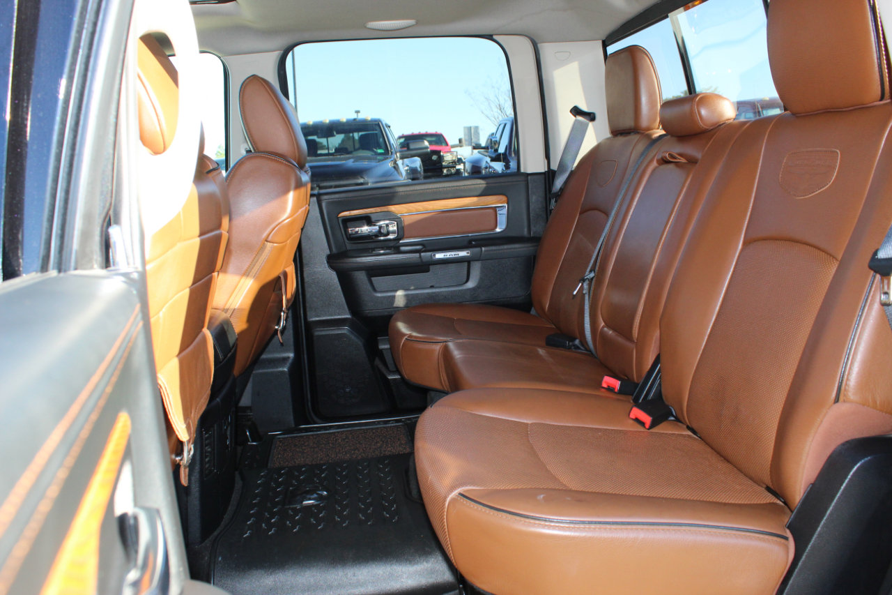 Used 2015 RAM 1500 Laramie Longhorn w/ Convenience Group image 17
