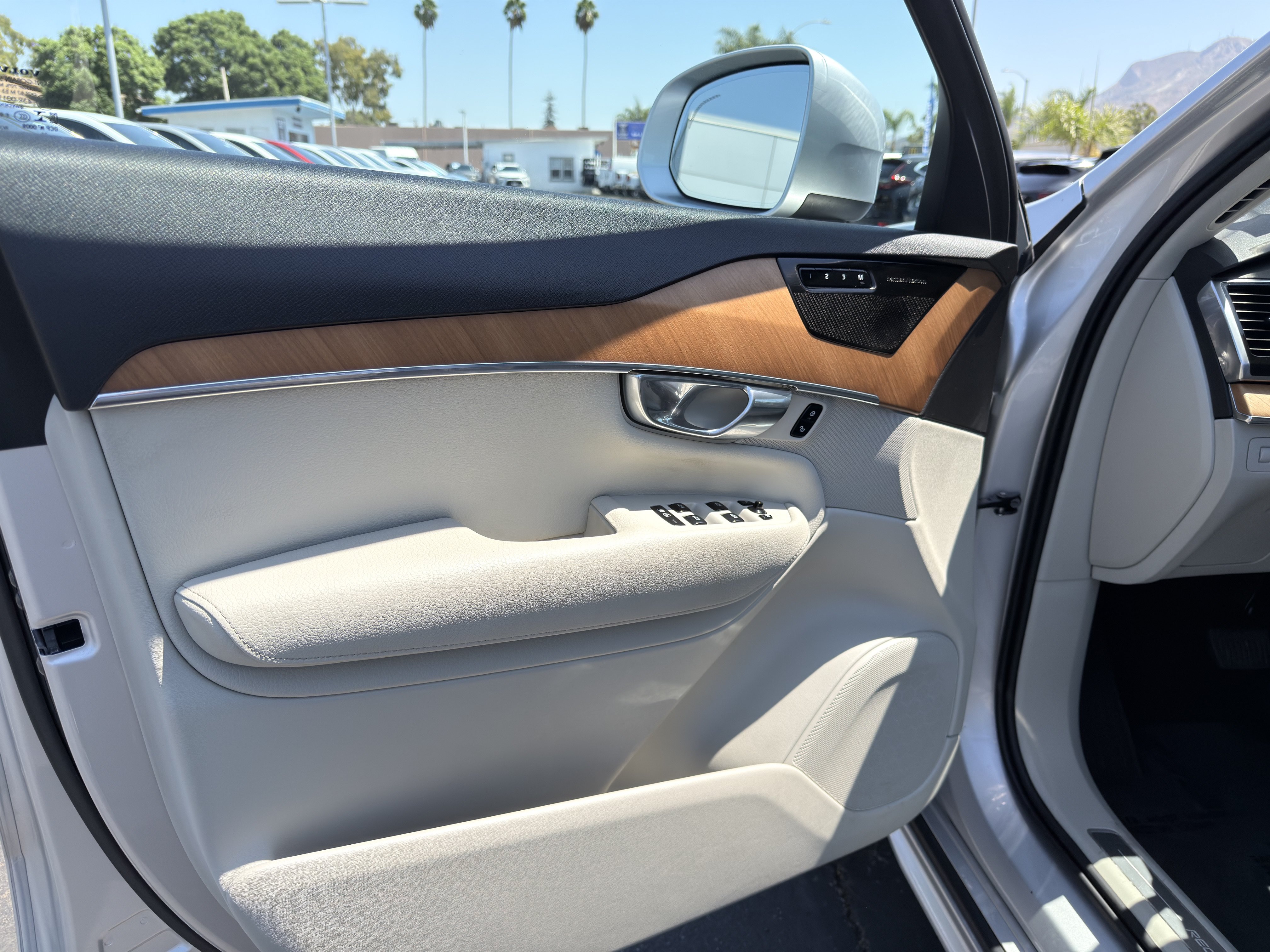 Used 2021 Volvo XC90 T8 Inscription Expression w/ Advanced Package AWD/4WD image 24