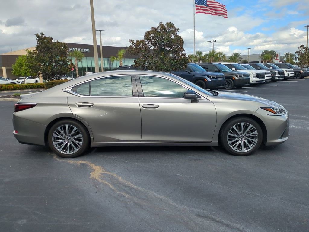 Used 2019 Lexus ES 350 image 4