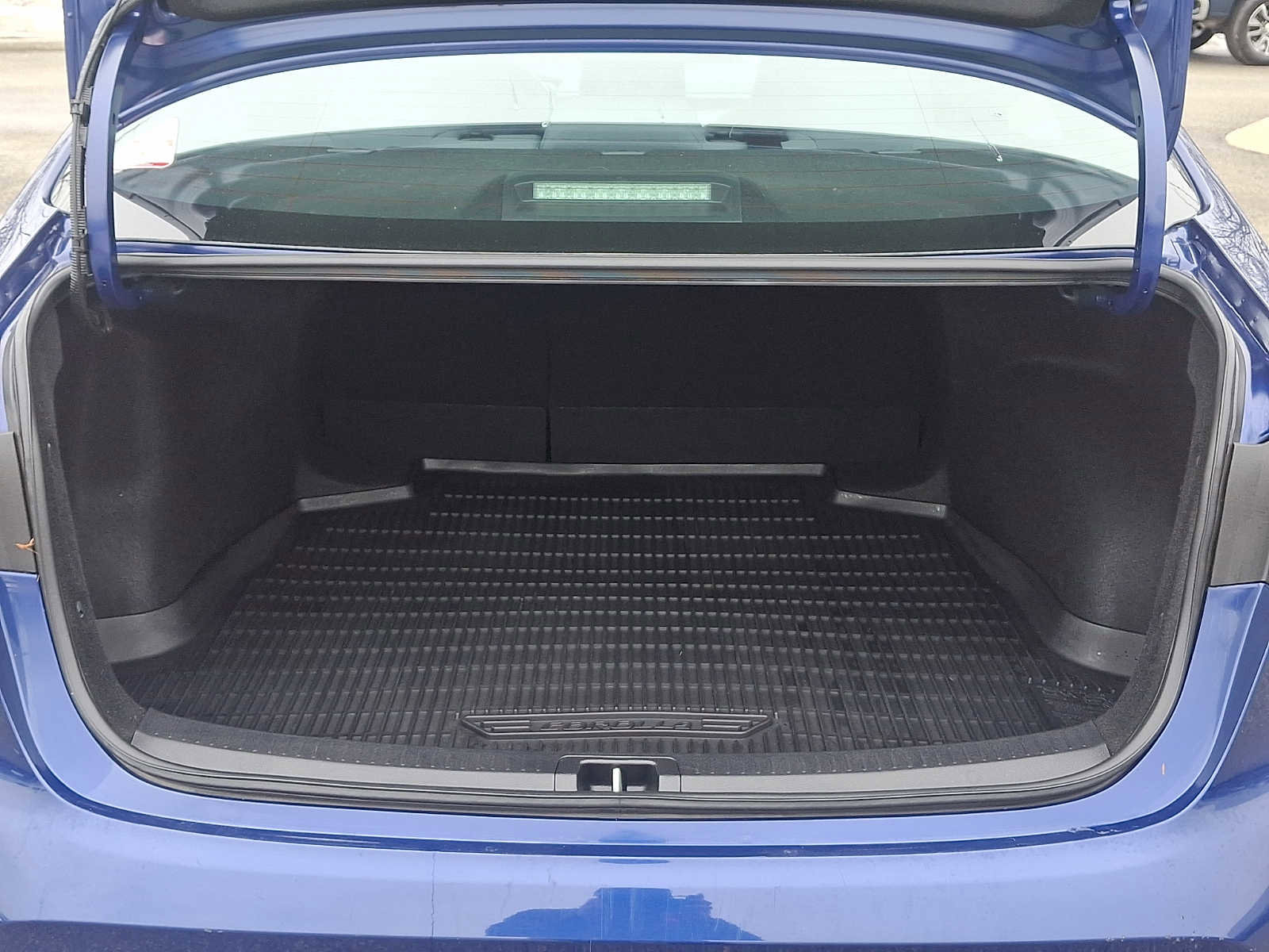 Certified 2022 Toyota Corolla SE w/ SE Premium Package image 29