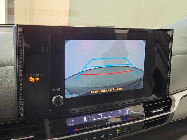 Used 2025 Toyota Sienna LE FWD image 29