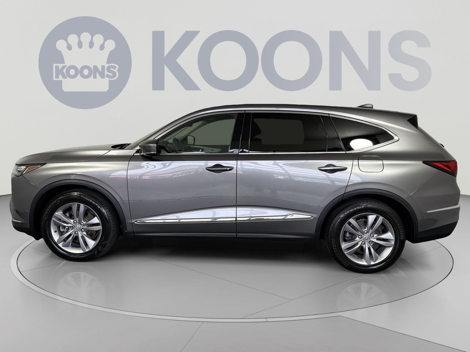 Used 2023 Acura MDX SH-AWD image 2