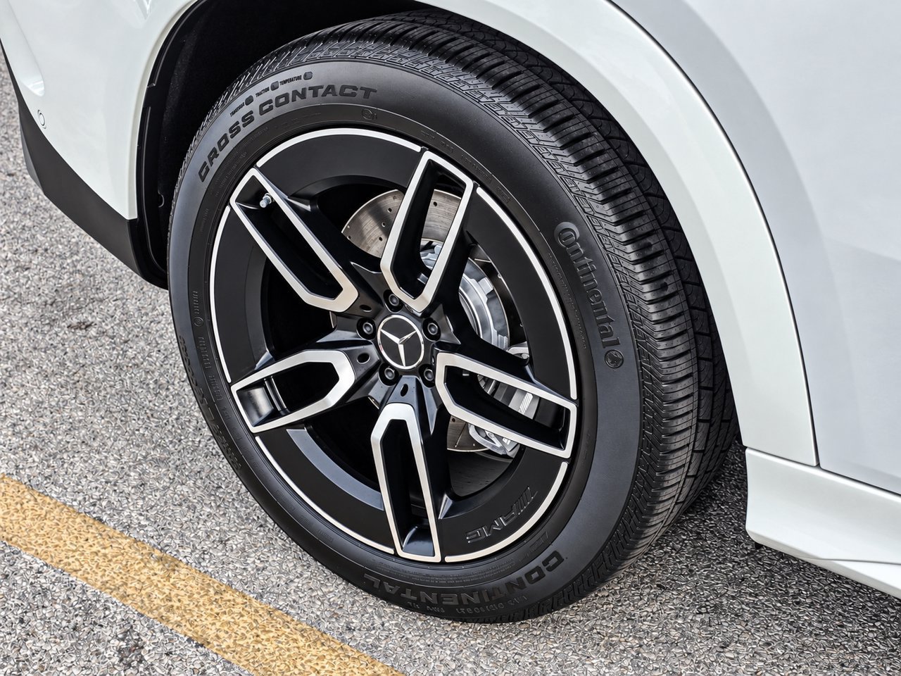 New 2027 Mercedes-Benz GLE 53e AMG 4MATIC Coupe image 11