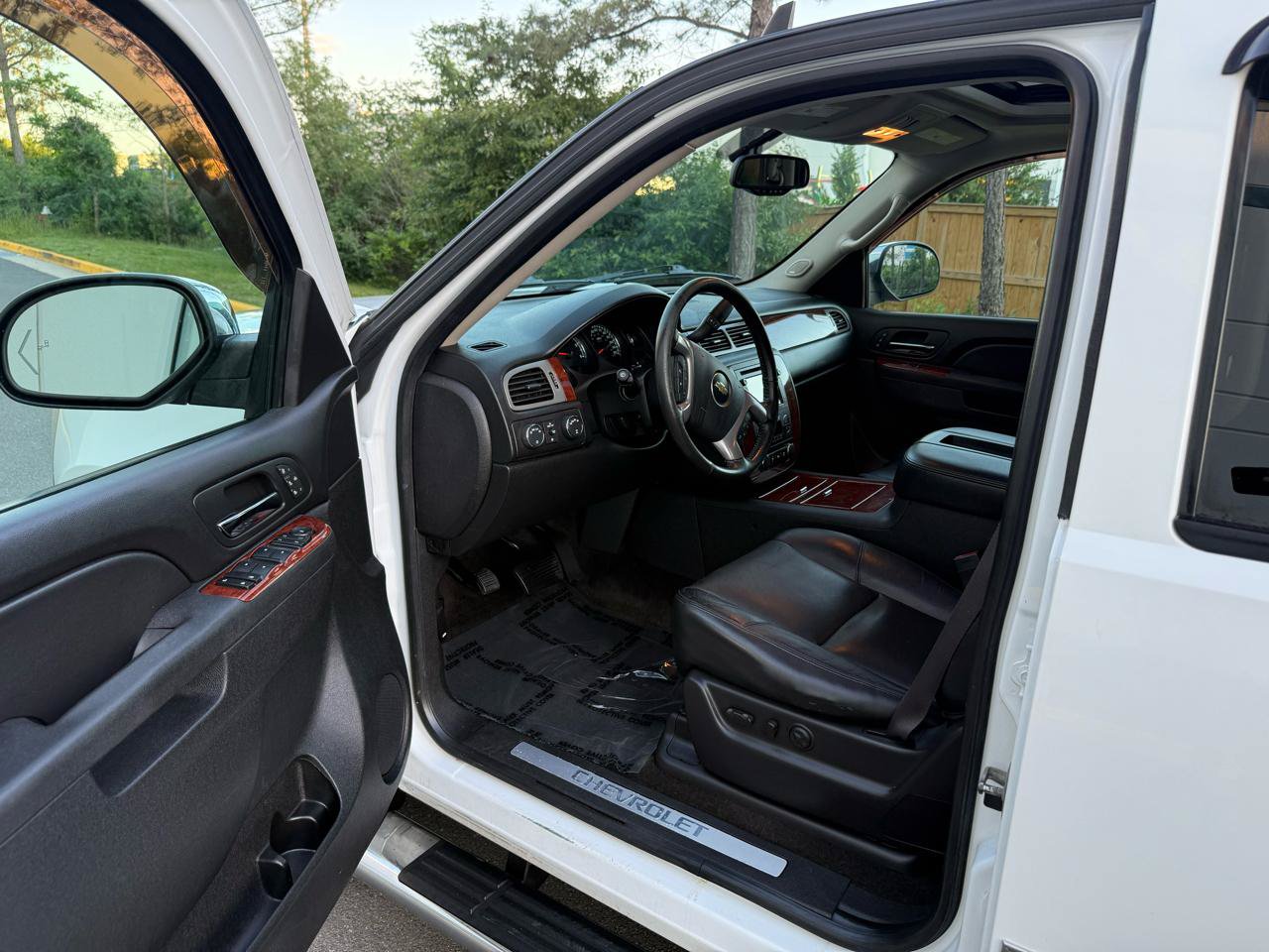Used 2013 Chevrolet Suburban LTZ AWD/4WD image 47