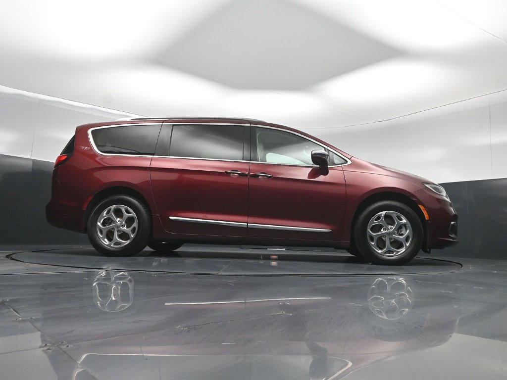 Used 2021 Chrysler Pacifica Limited w/ Premium & Safety Sphere Group AWD/4WD image 45