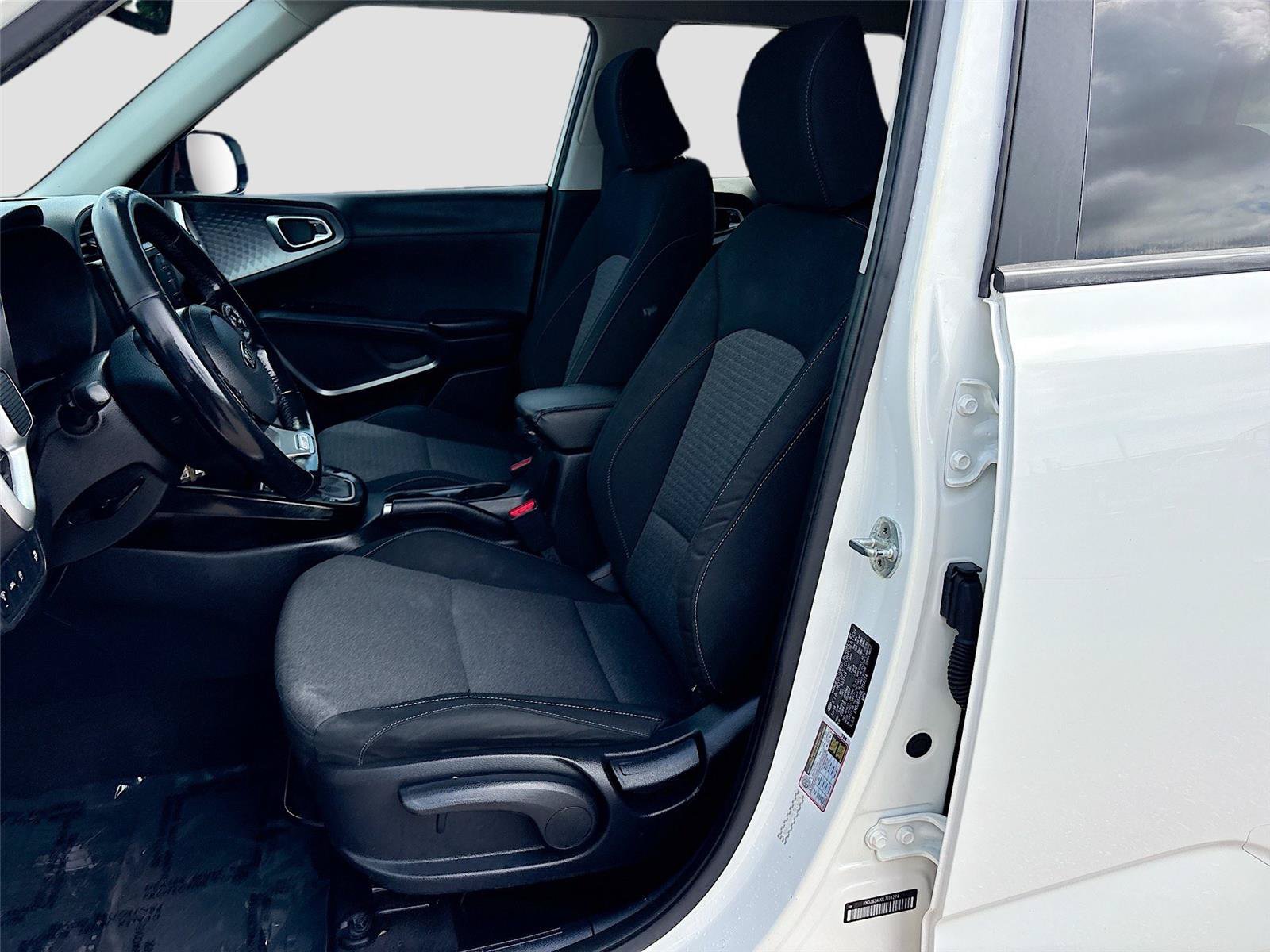 Used 2020 Kia Soul GT-Line FWD image 19