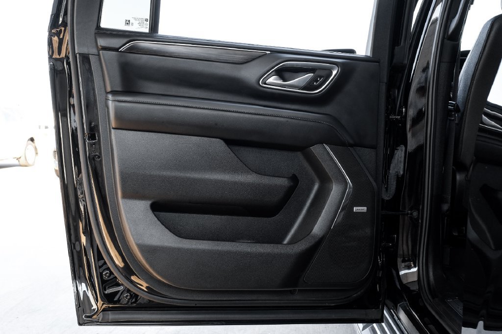 Used 2024 Chevrolet Suburban LT RWD image 47
