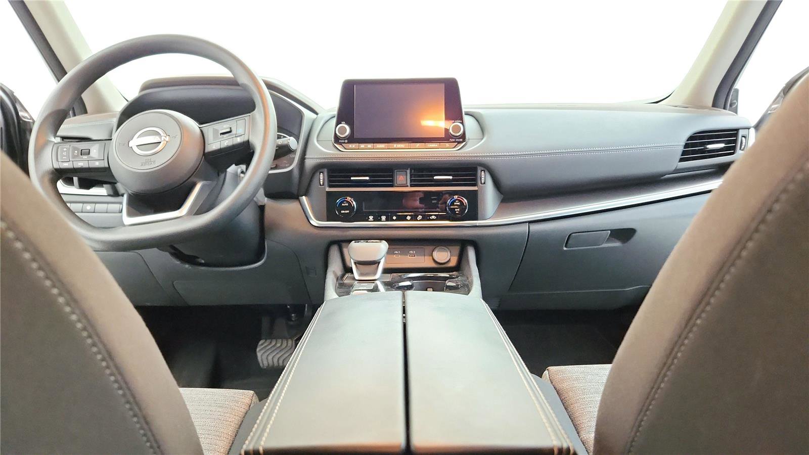 Used 2023 Nissan Rogue SV image 28