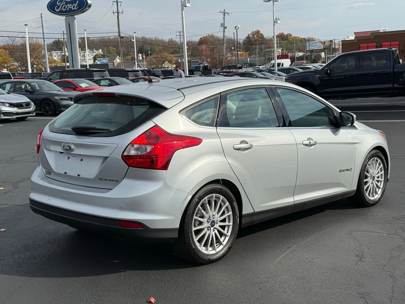 Used 2014 Ford Focus Electric Hatchback image 3