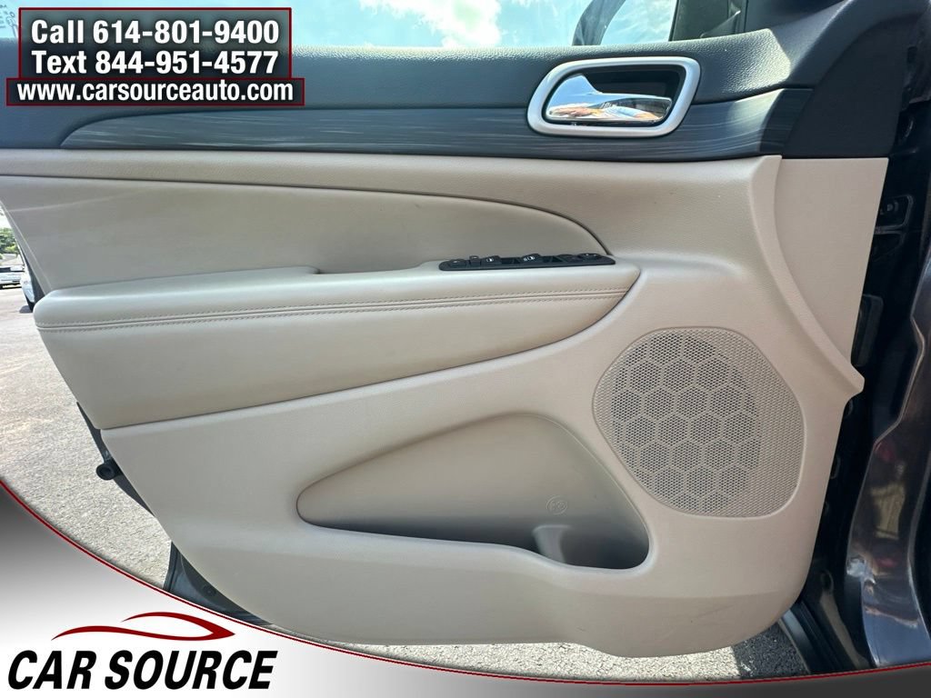 Used 2021 Jeep Grand Cherokee Laredo AWD/4WD image 16