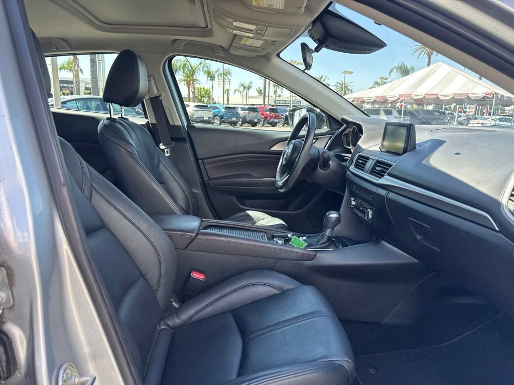 Used 2018 MAZDA MAZDA3 Touring FWD image 10