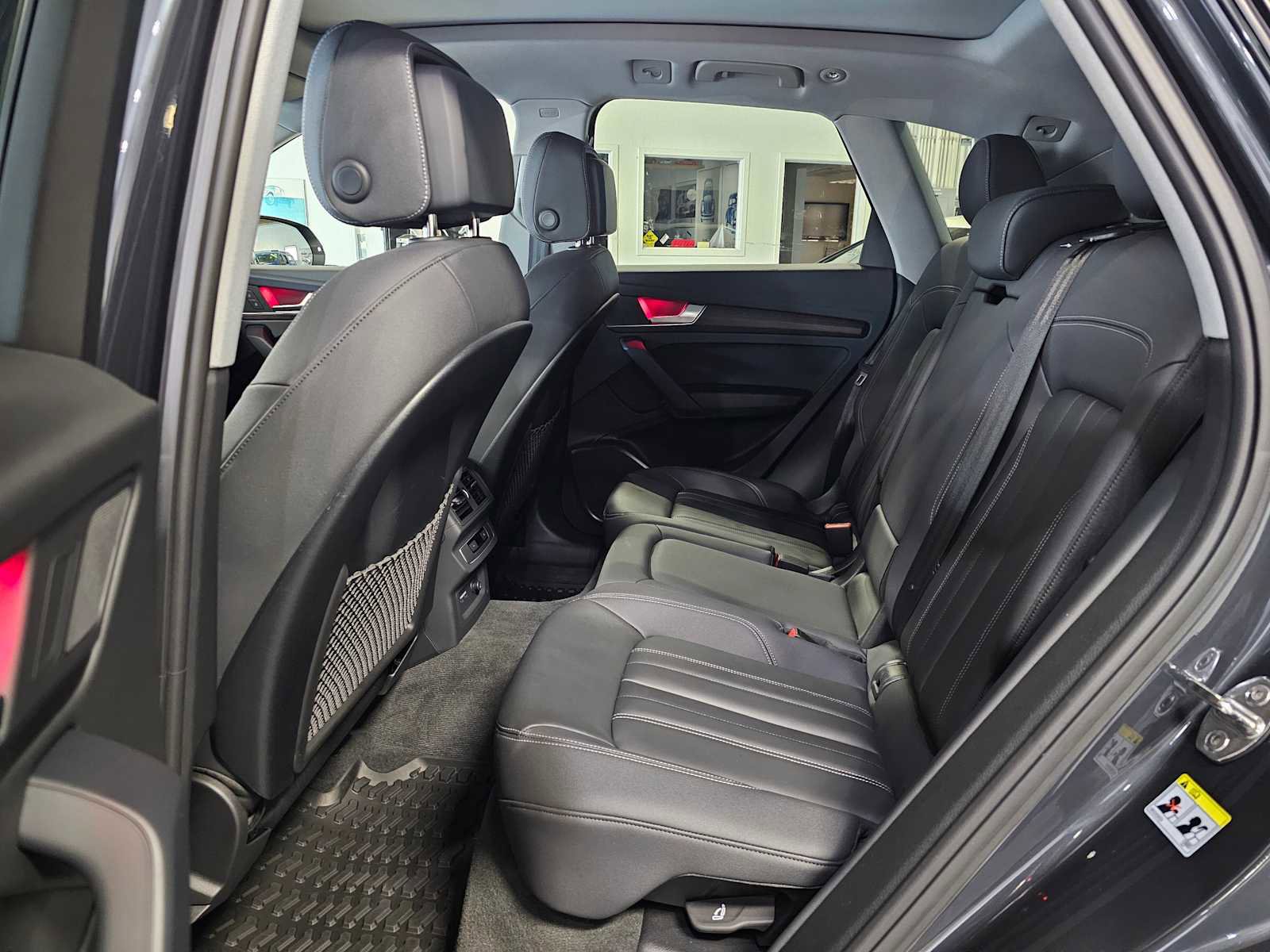 Used 2025 Audi Q5 2.0T Premium w/ Convenience Plus Package image 18