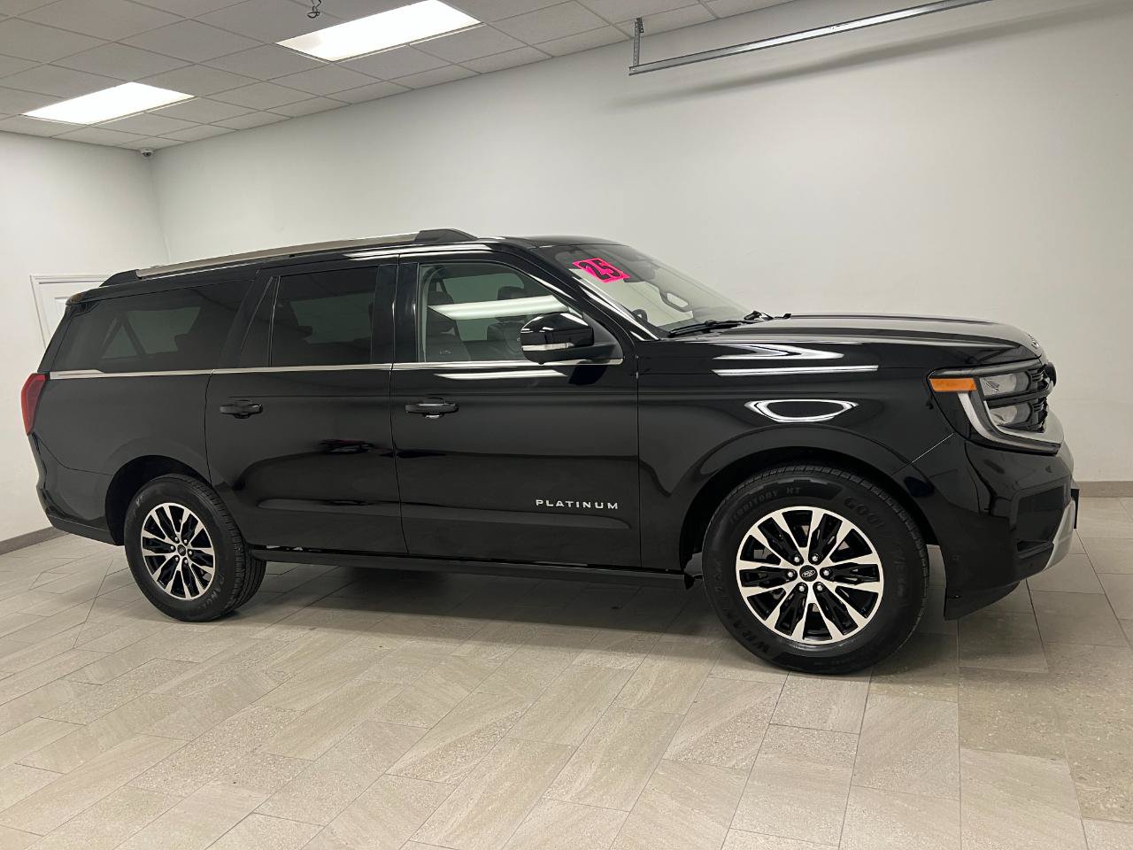 Used 2025 Ford Expedition Max Platinum AWD/4WD image 14