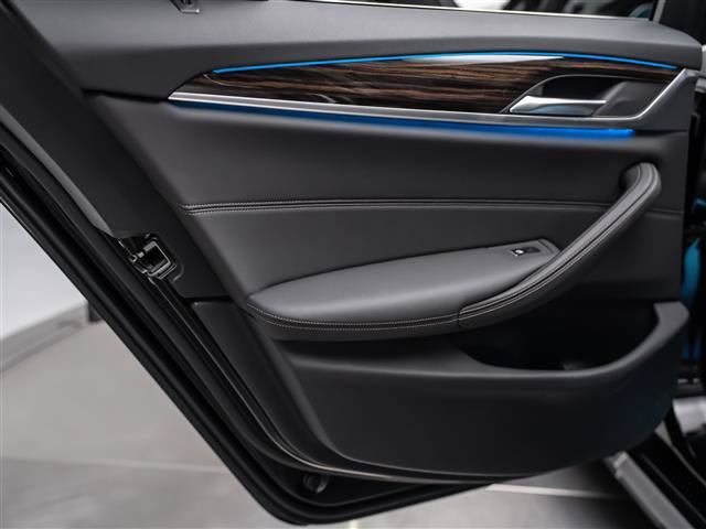 Used 2021 BMW 530e w/ Convenience Package RWD image 26