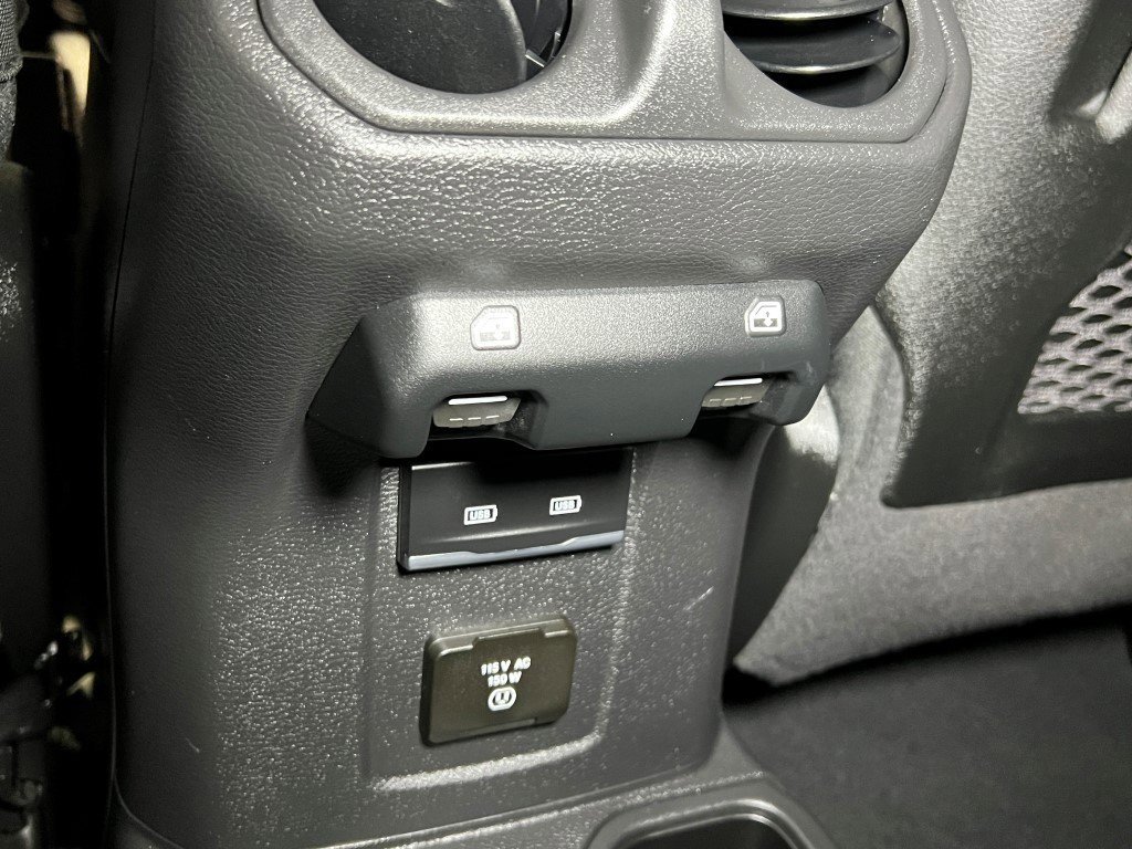 Used 2022 Jeep Wrangler Unlimited Rubicon w/ LED Lighting Group image 21