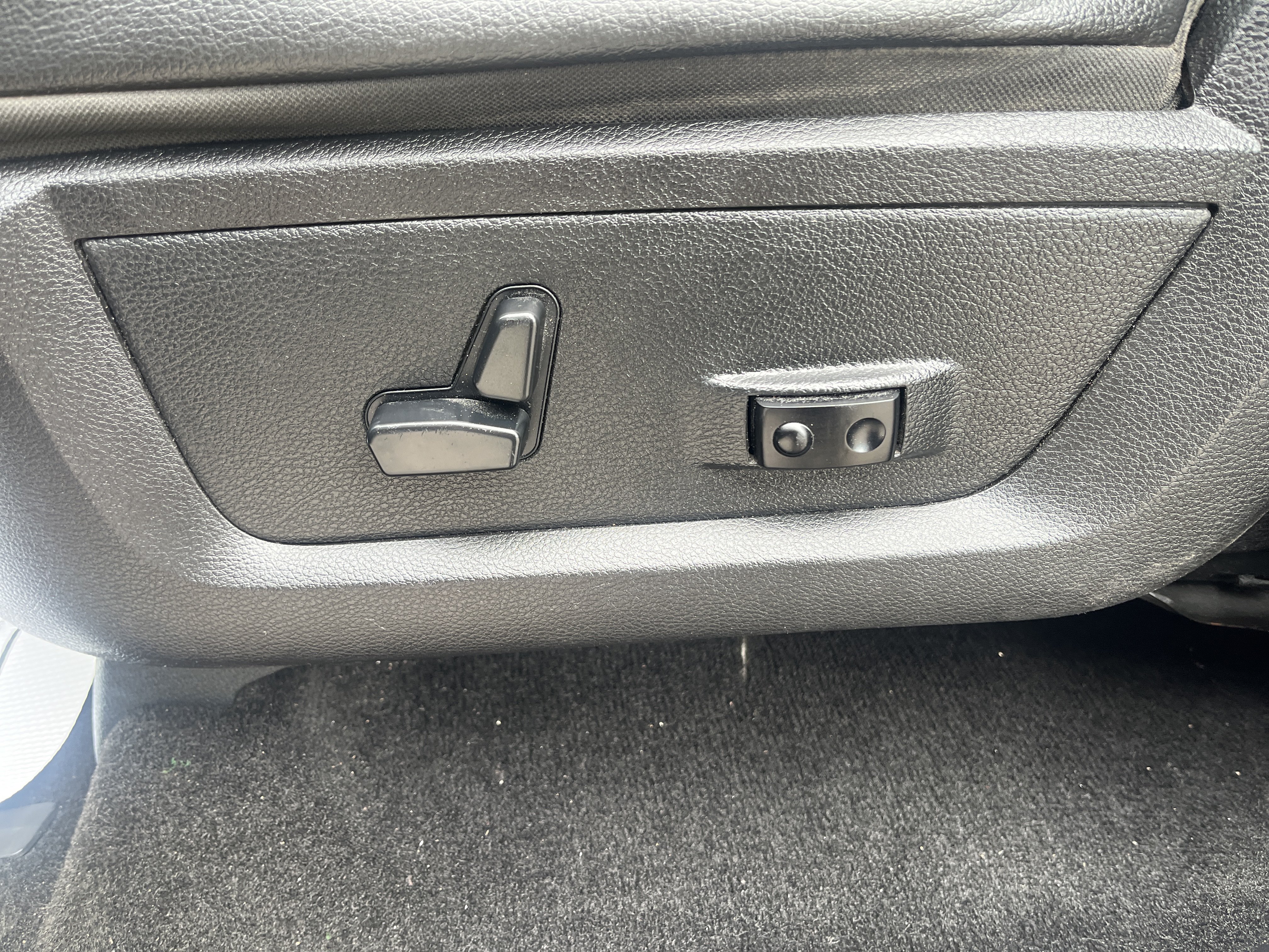 Used 2015 RAM 1500 Sport w/ Convenience Group AWD/4WD image 12