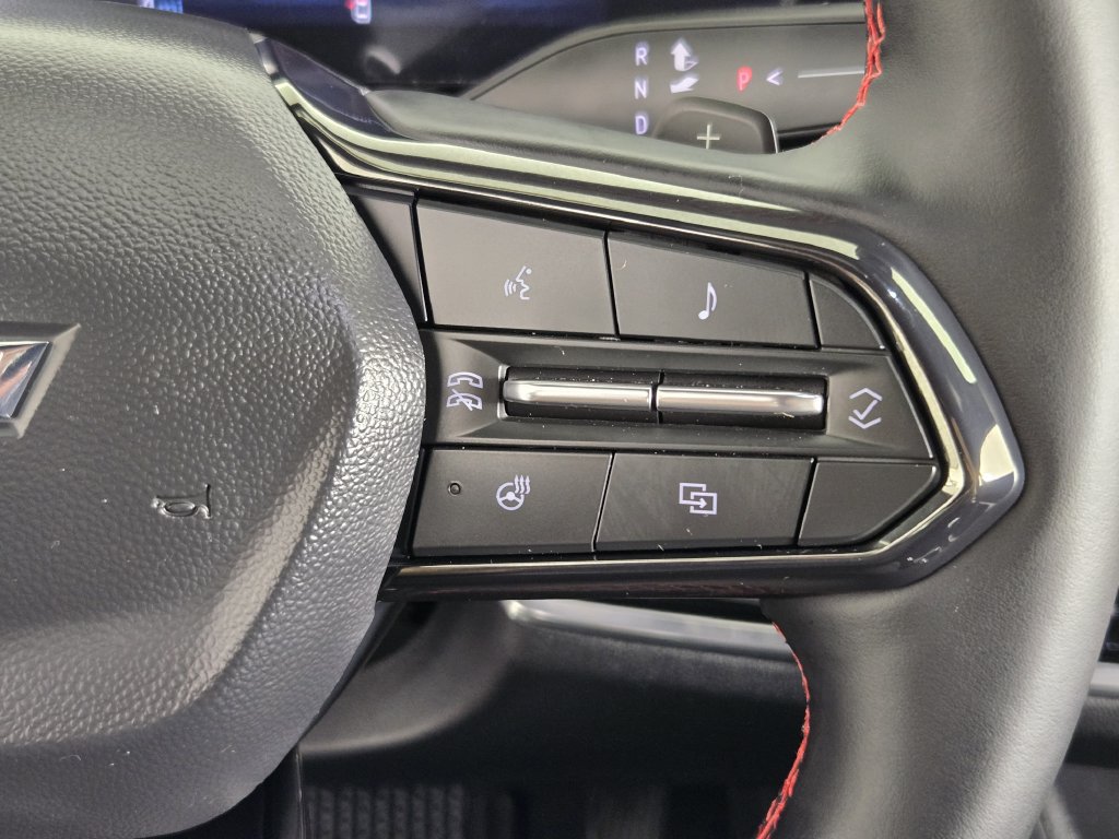 New 2026 Chevrolet Equinox RS w/ Convenience Package III FWD image 32