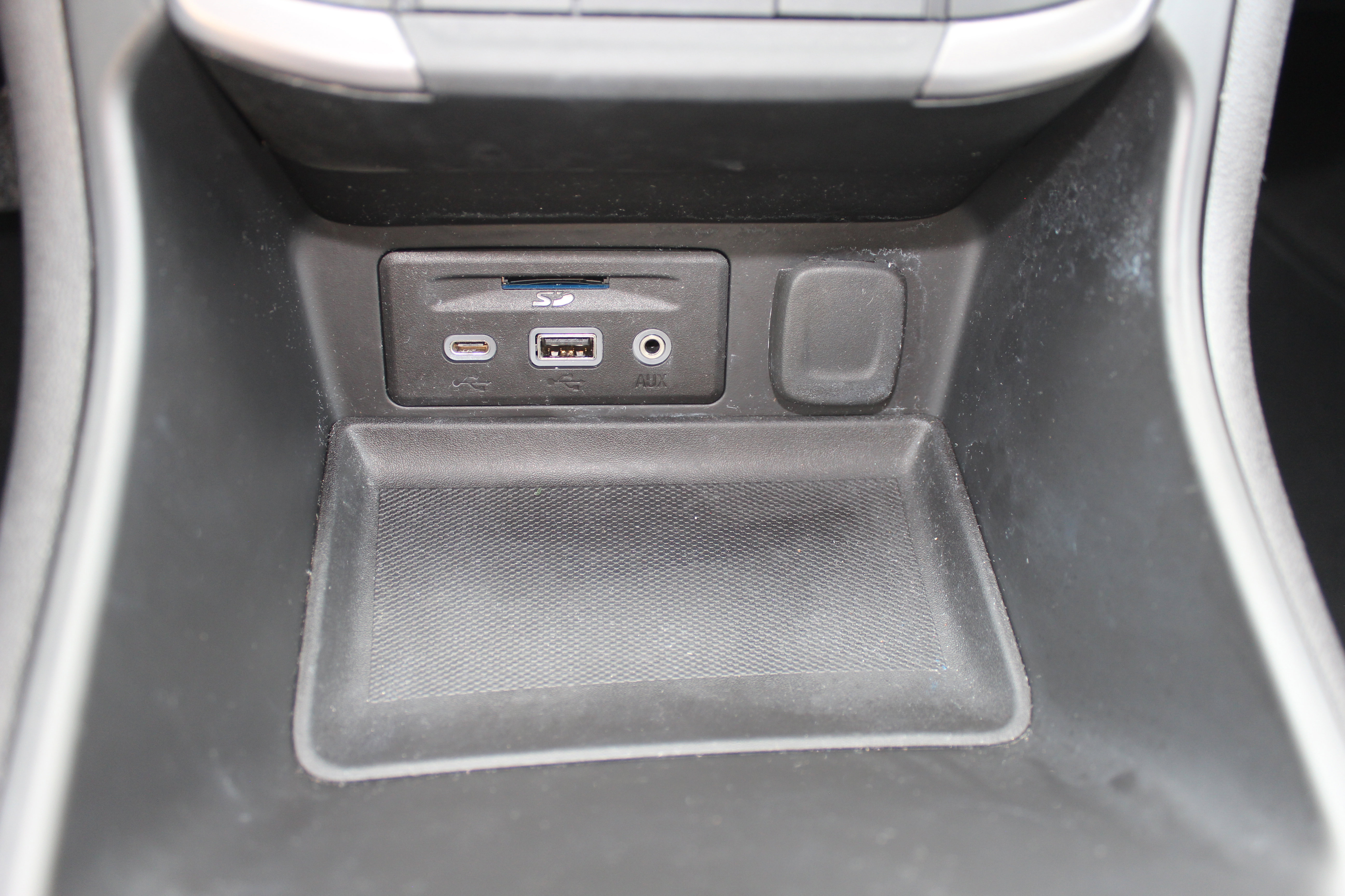 Used 2024 GMC Terrain AT4 image 37