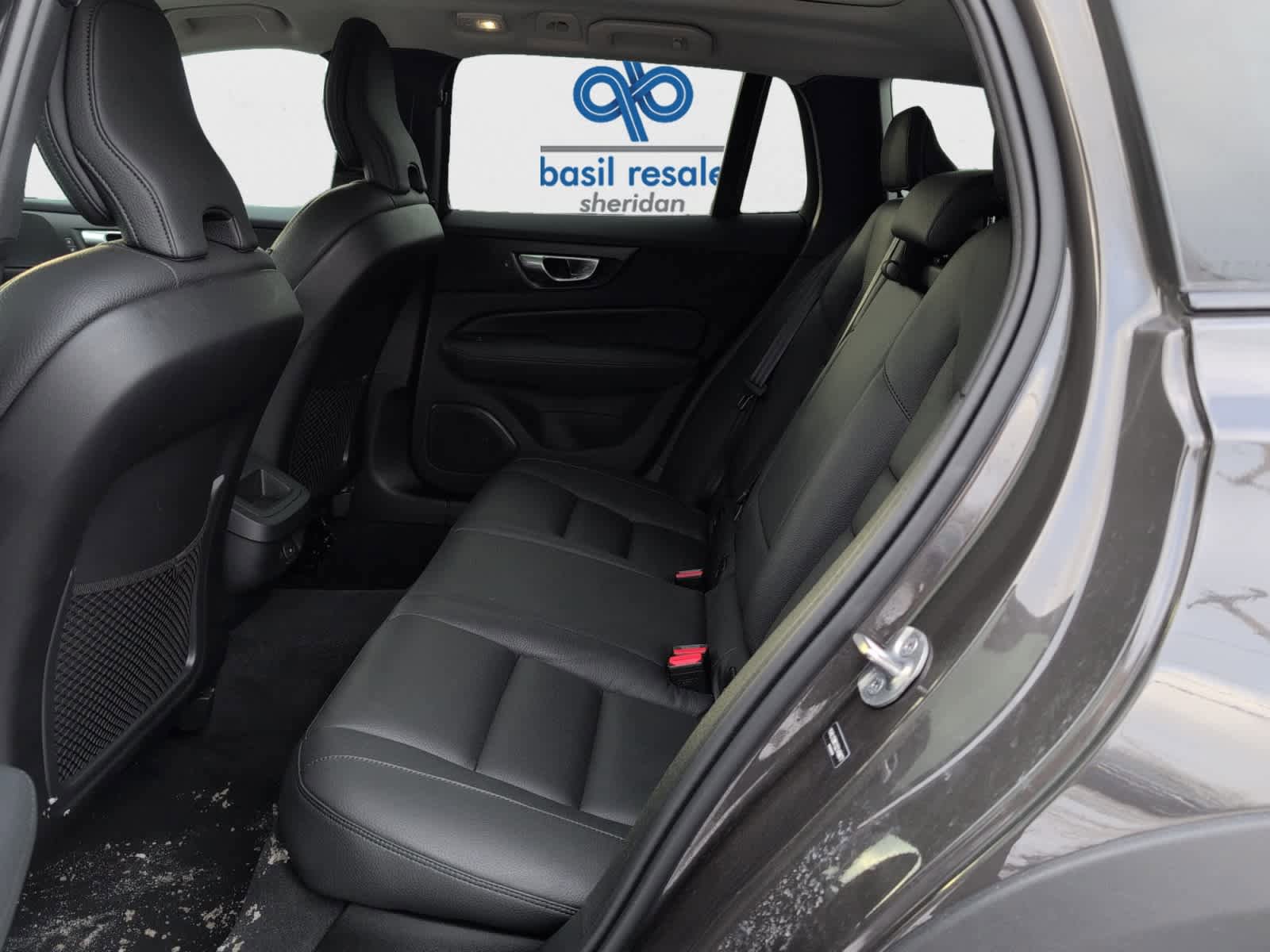 Used 2025 Volvo V60 B5 Cross Country Plus image 16
