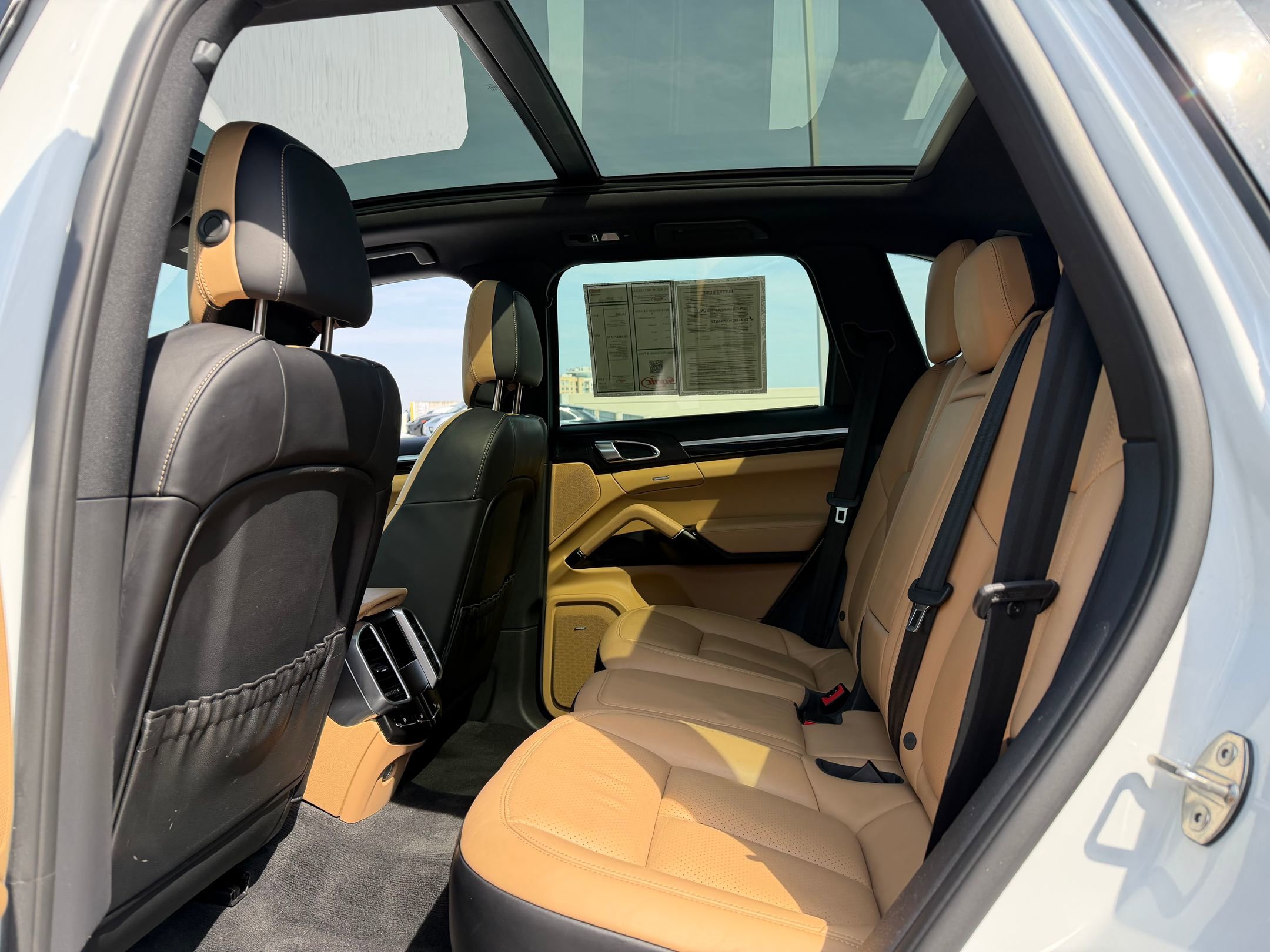Used 2016 Porsche Cayenne S image 21