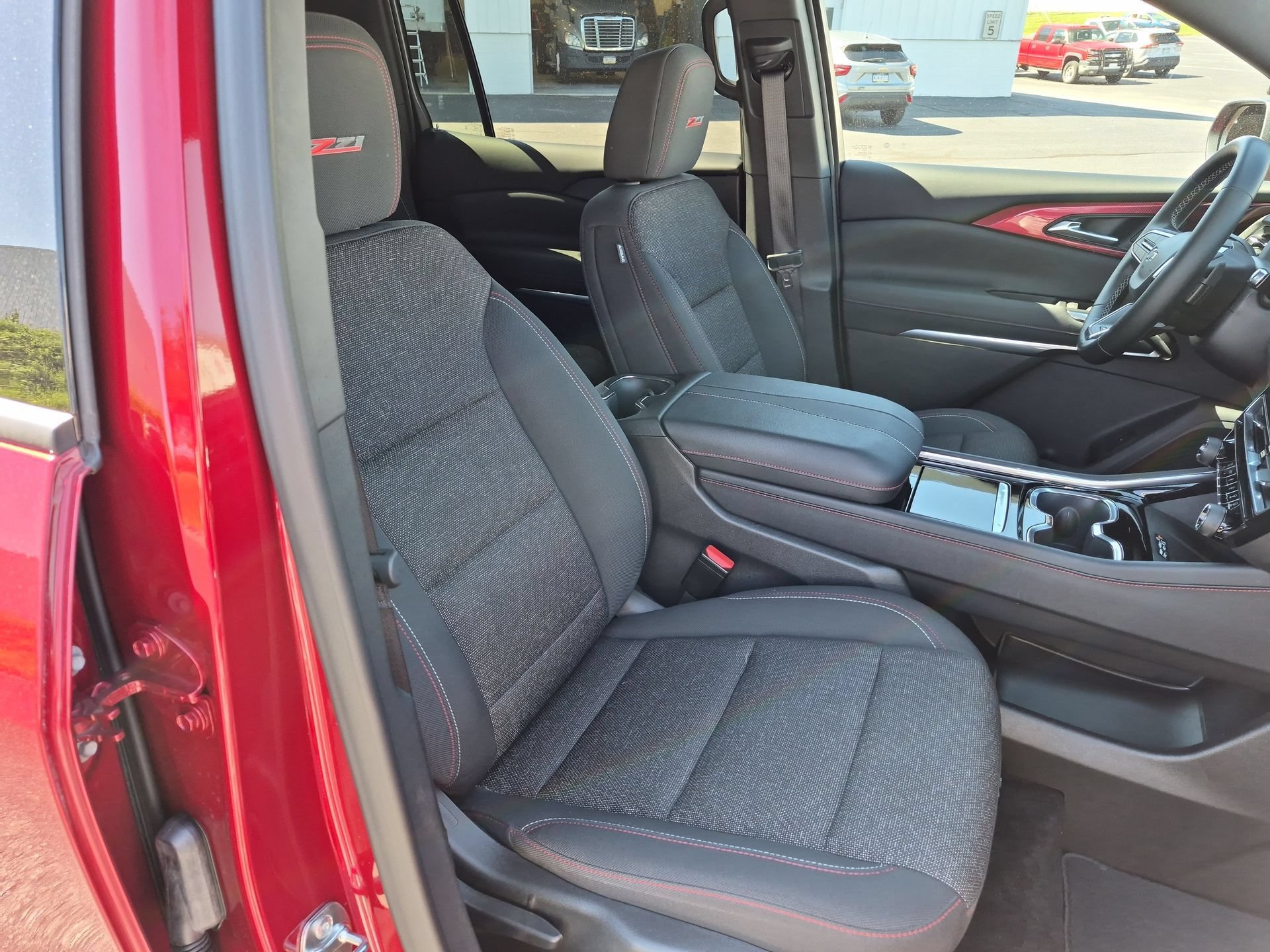Certified 2024 Chevrolet Traverse Z71 AWD/4WD image 28