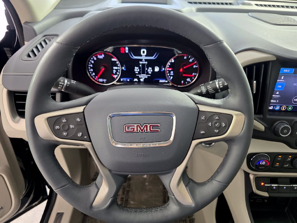 Used 2024 GMC Terrain Denali w/ Denali Premium Package AWD/4WD image 18