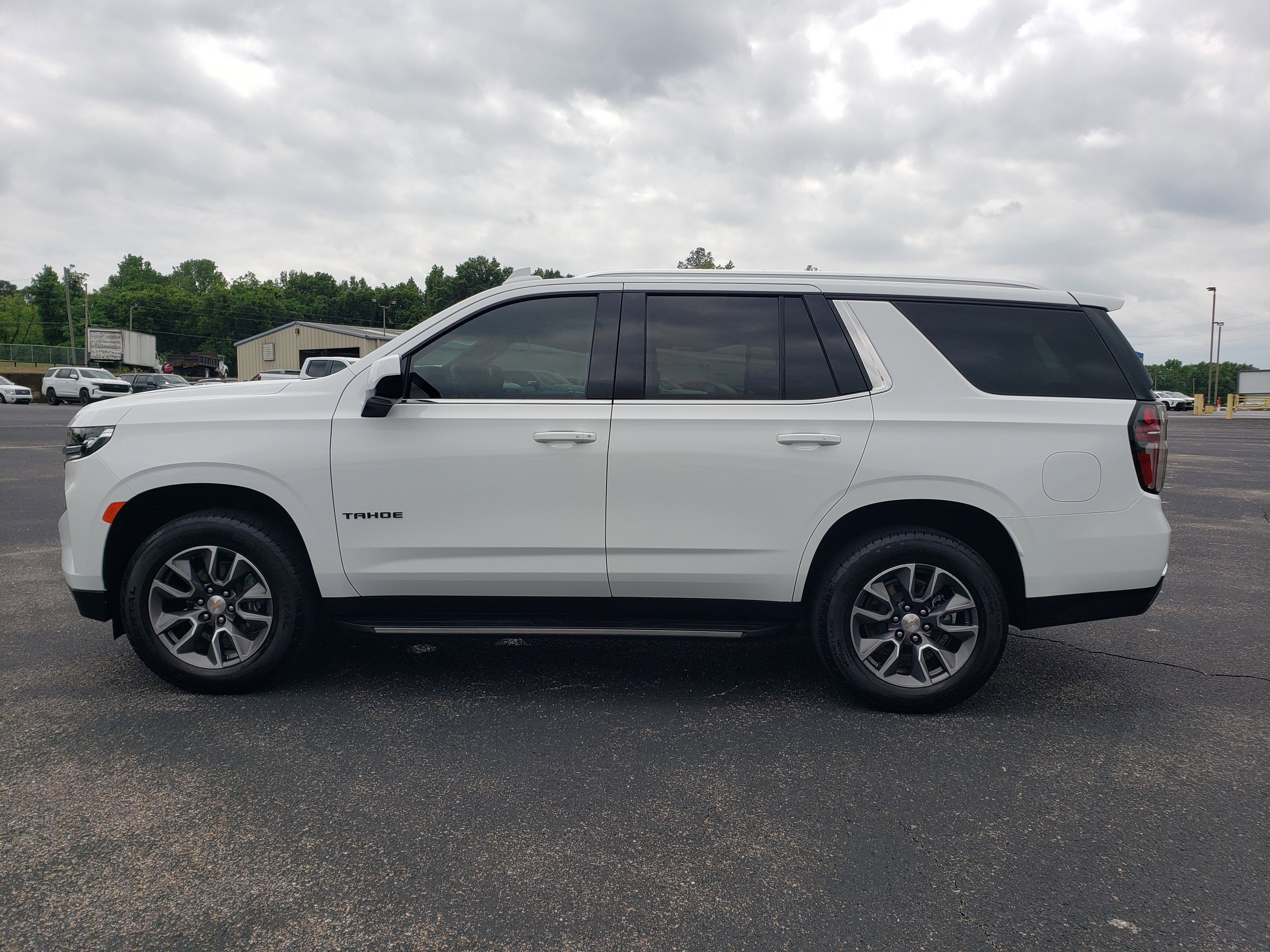 Used 2024 Chevrolet Tahoe LS RWD image 6
