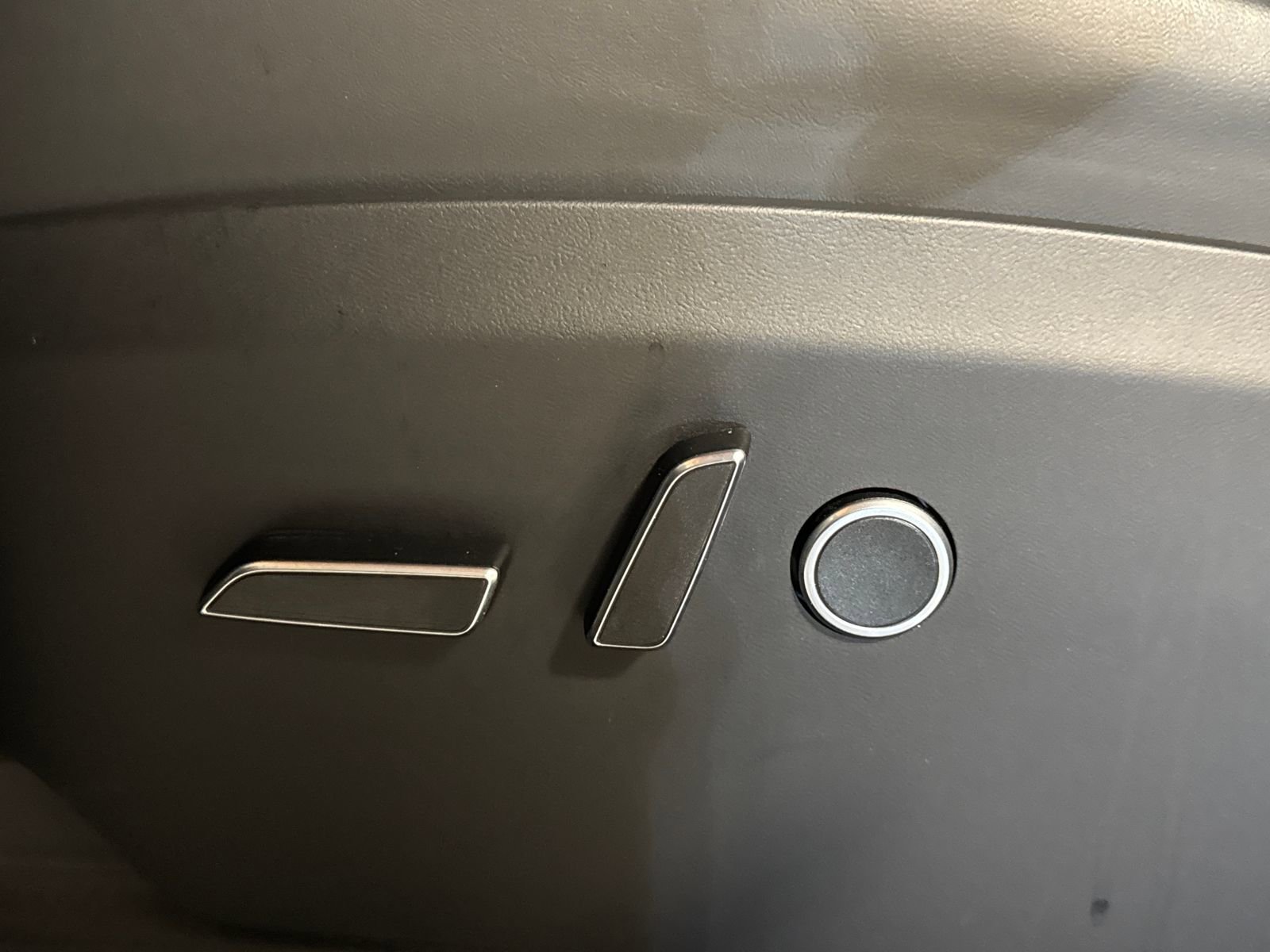 Used 2024 Tesla Model X image 23