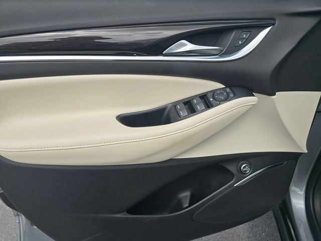 Used 2023 Buick Enclave Essence w/ Sport Touring Edition FWD image 21