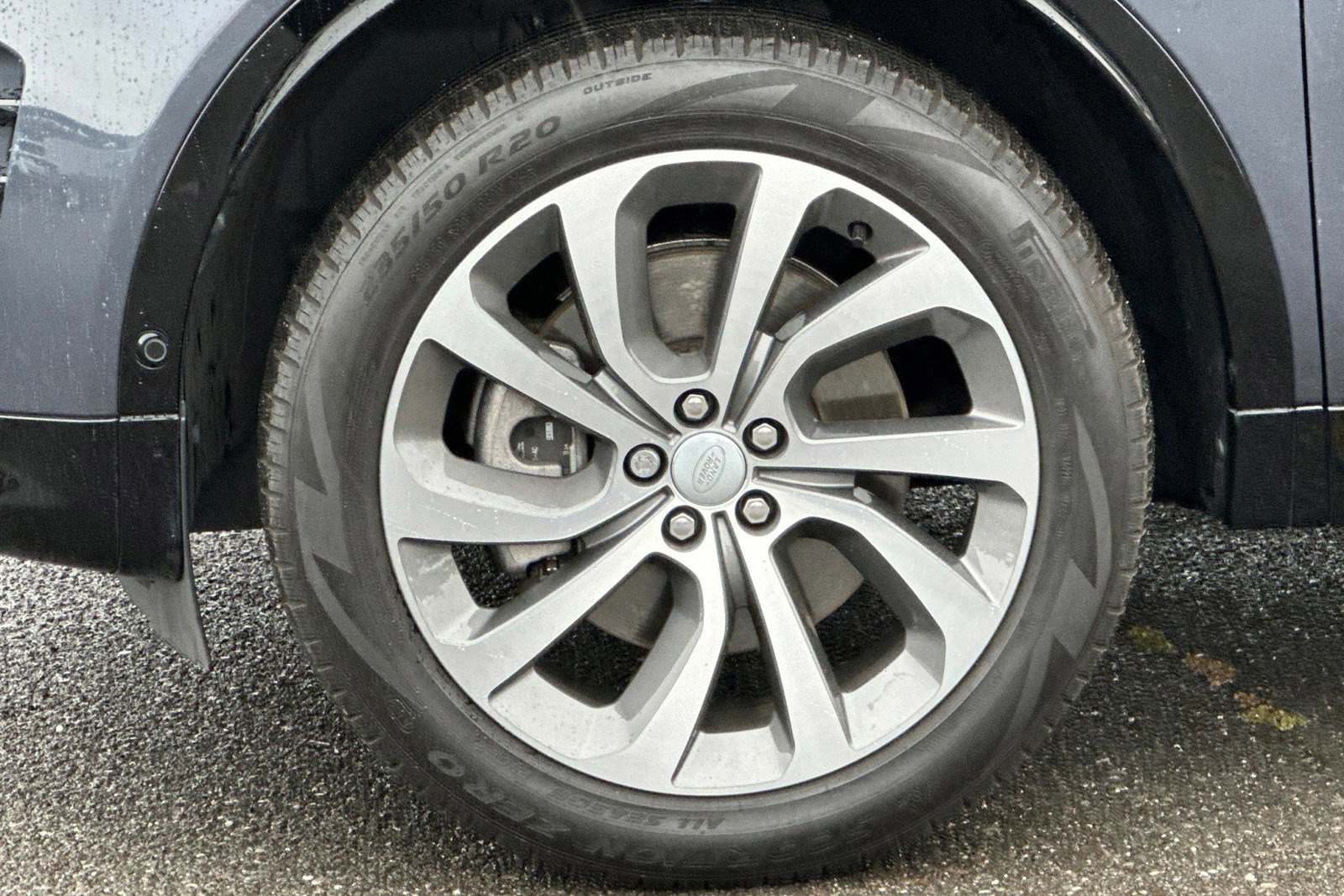 Certified 2025 Land Rover Discovery Sport Dynamic SE AWD/4WD image 12