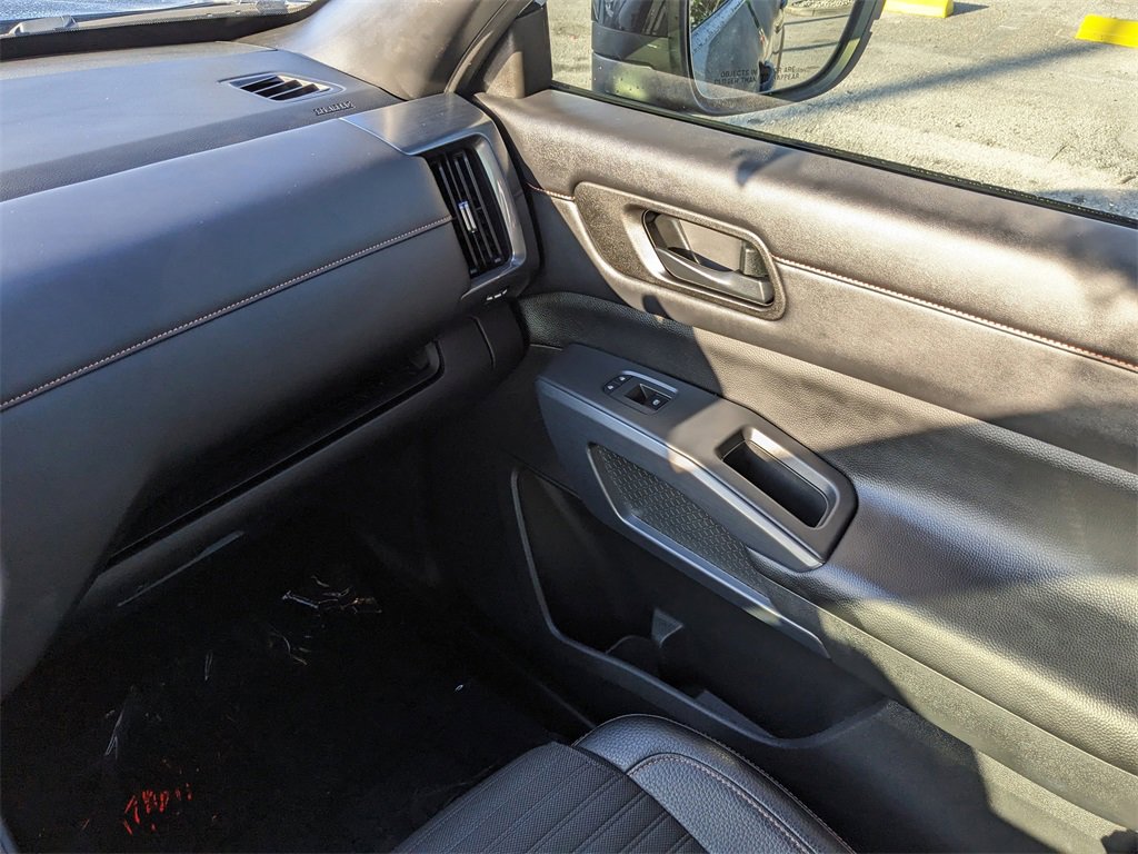 Used 2024 Nissan Pathfinder Rock Creek image 14