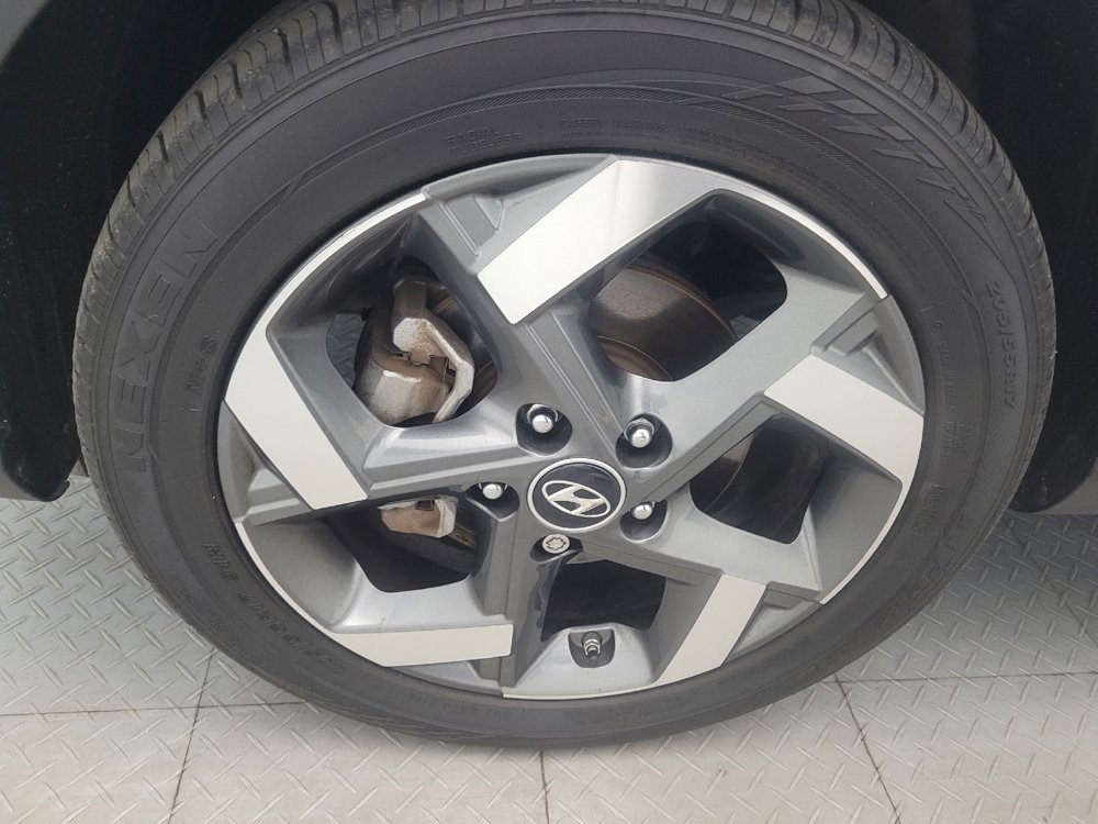 Used 2021 Hyundai Venue SEL FWD image 31