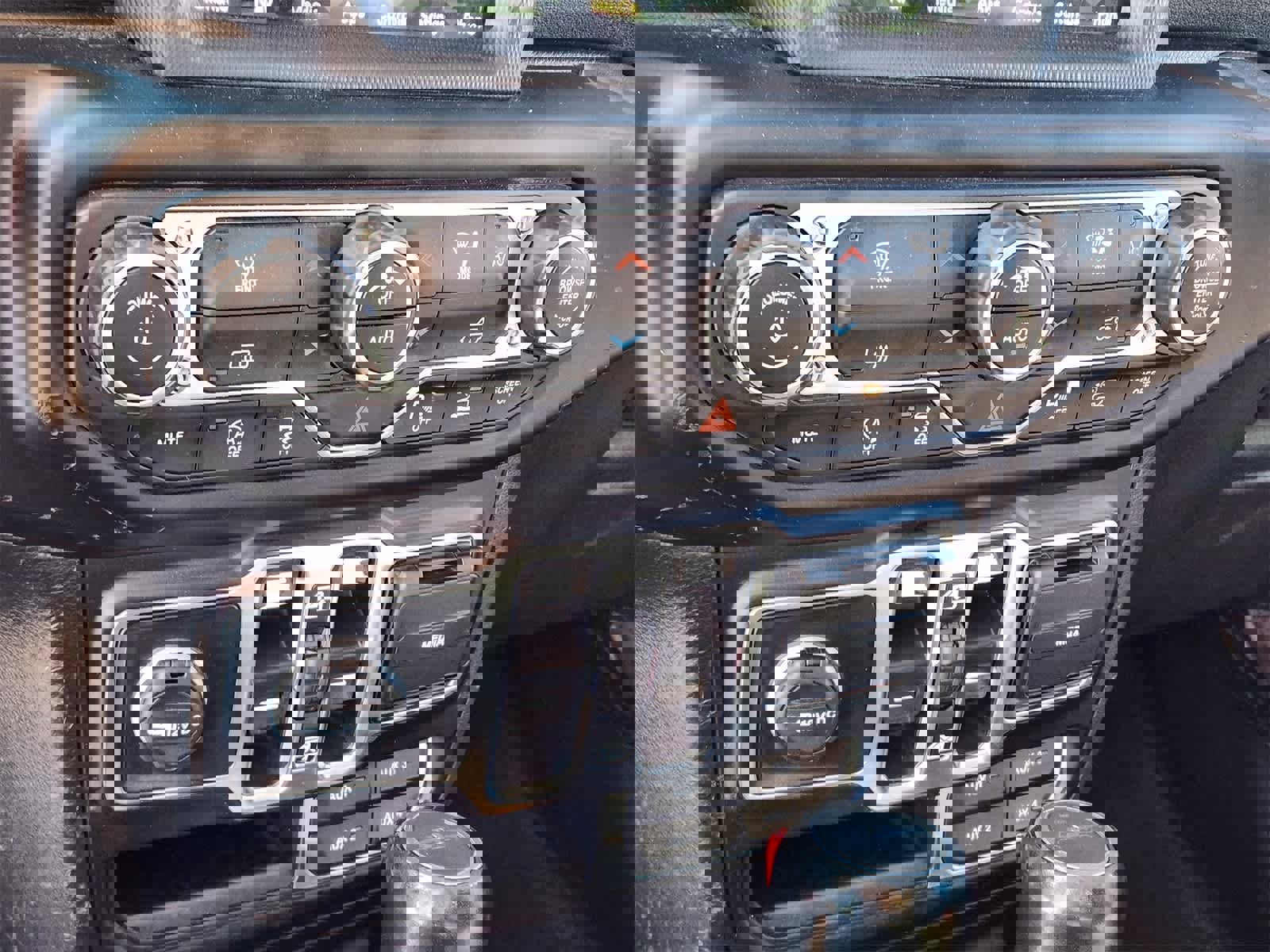 Used 2020 Jeep Gladiator Overland image 21