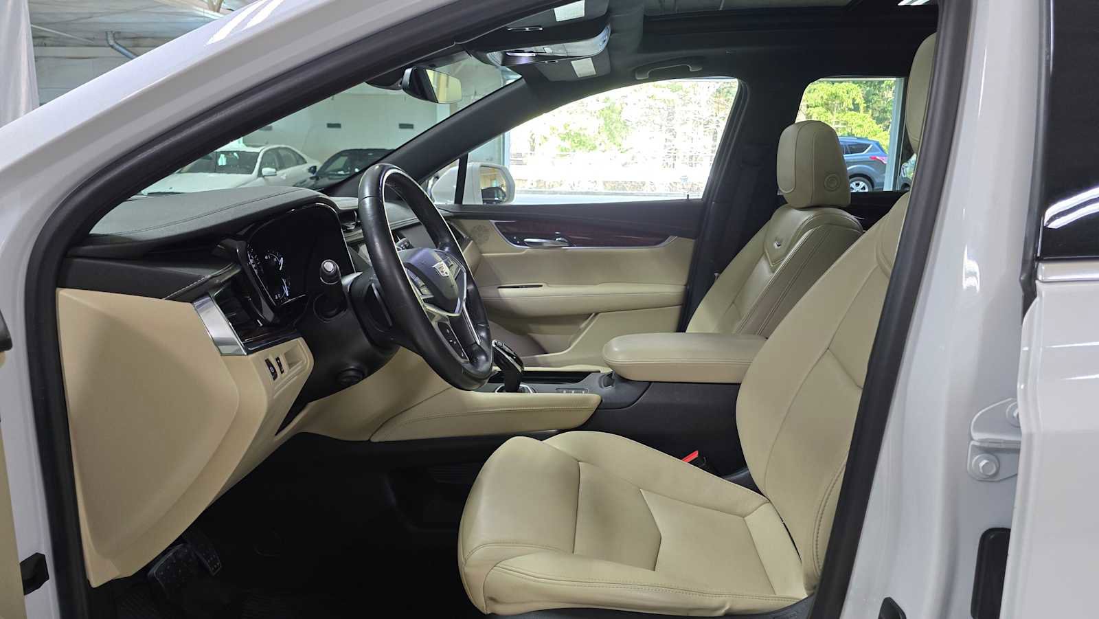 Used 2018 Cadillac XT5 Luxury w/ Driver Awareness Package image 20