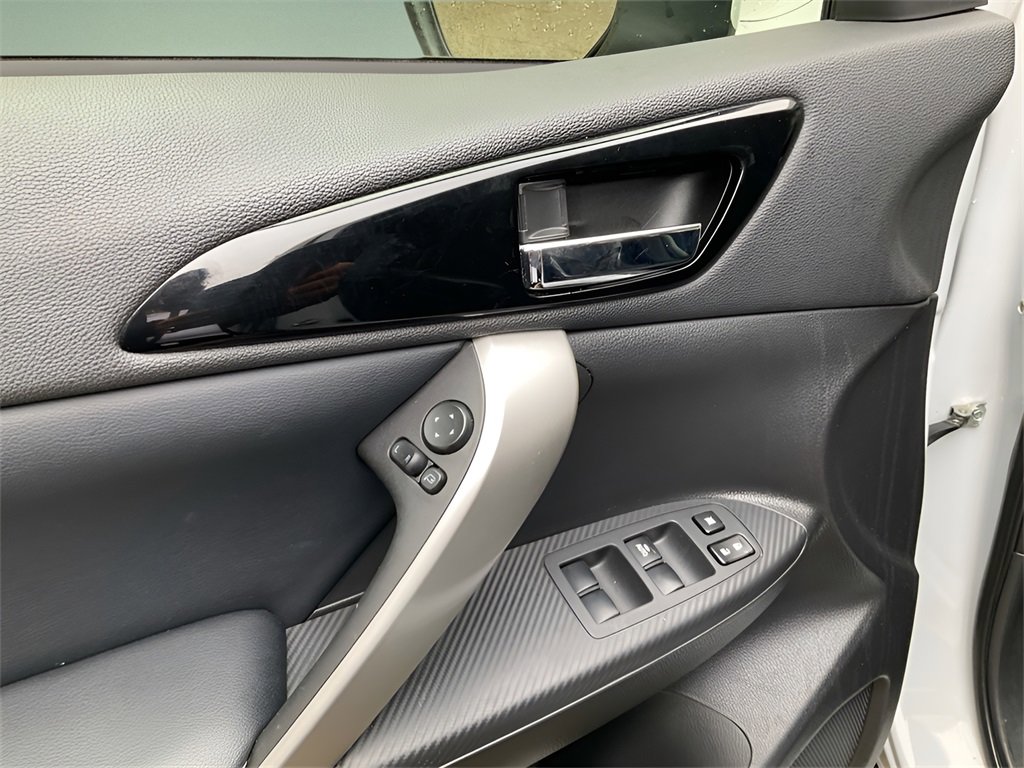 Used 2024 Mitsubishi Eclipse Cross SE image 17