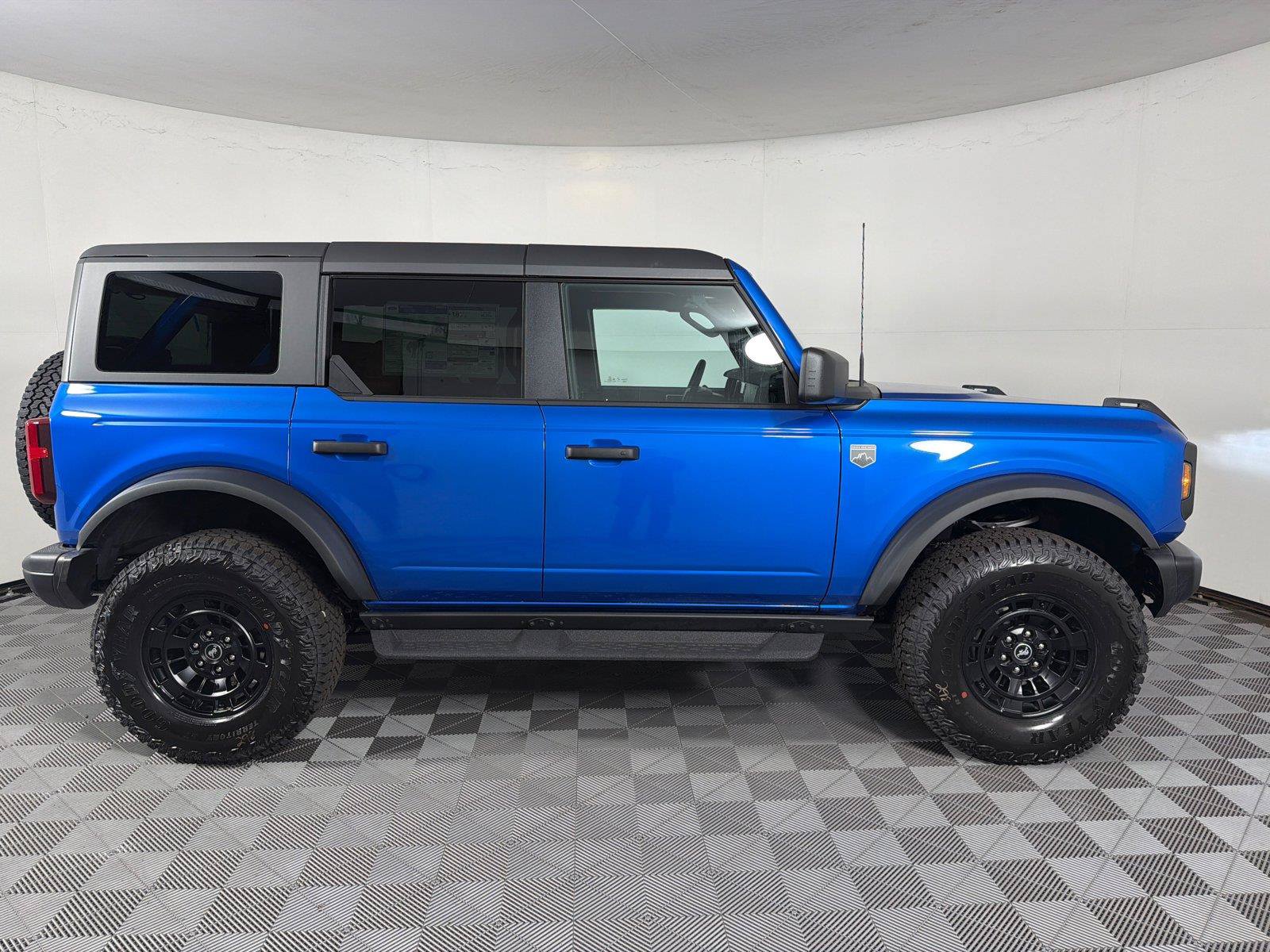 New 2026 Ford Bronco Big Bend w/ Black Diamond Package AWD/4WD image 8