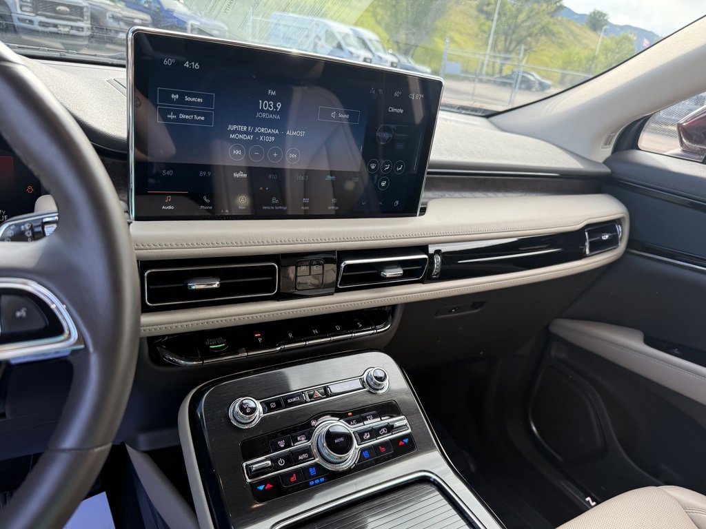 Certified 2022 Lincoln Nautilus Reserve image 13