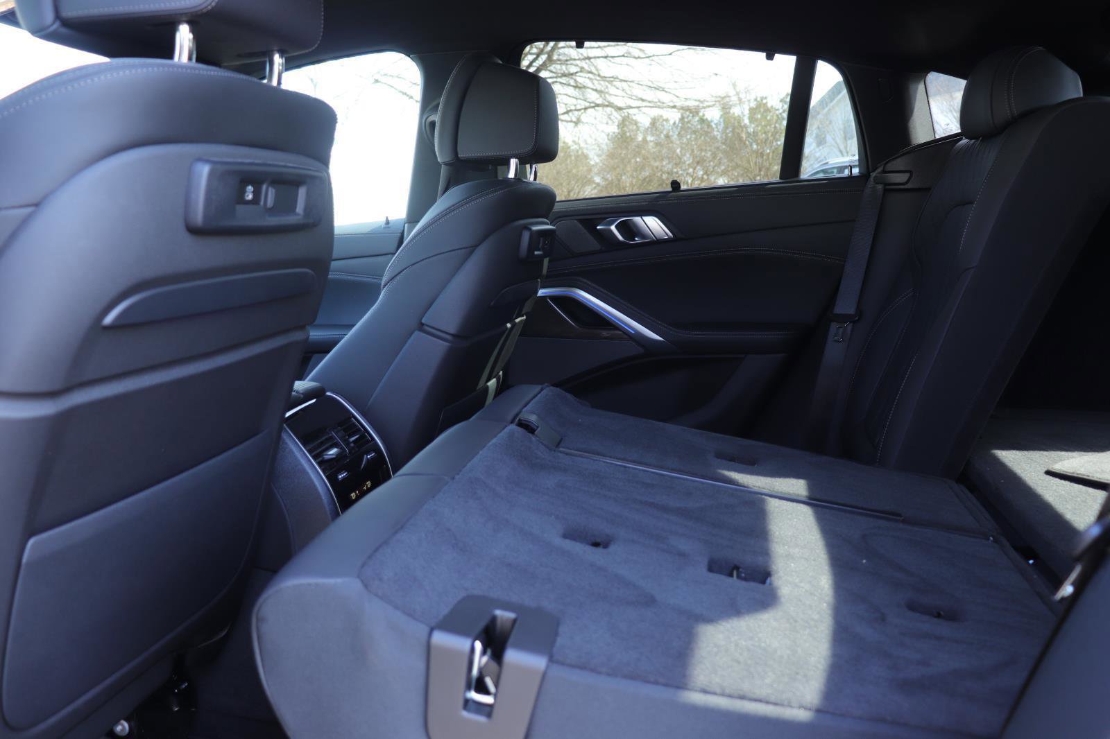 Used 2023 BMW X6 M50i w/ Executive Package image 14