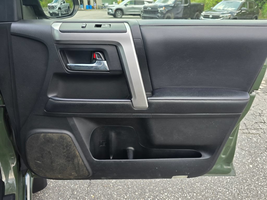 Used 2022 Toyota 4Runner Limited AWD/4WD image 48