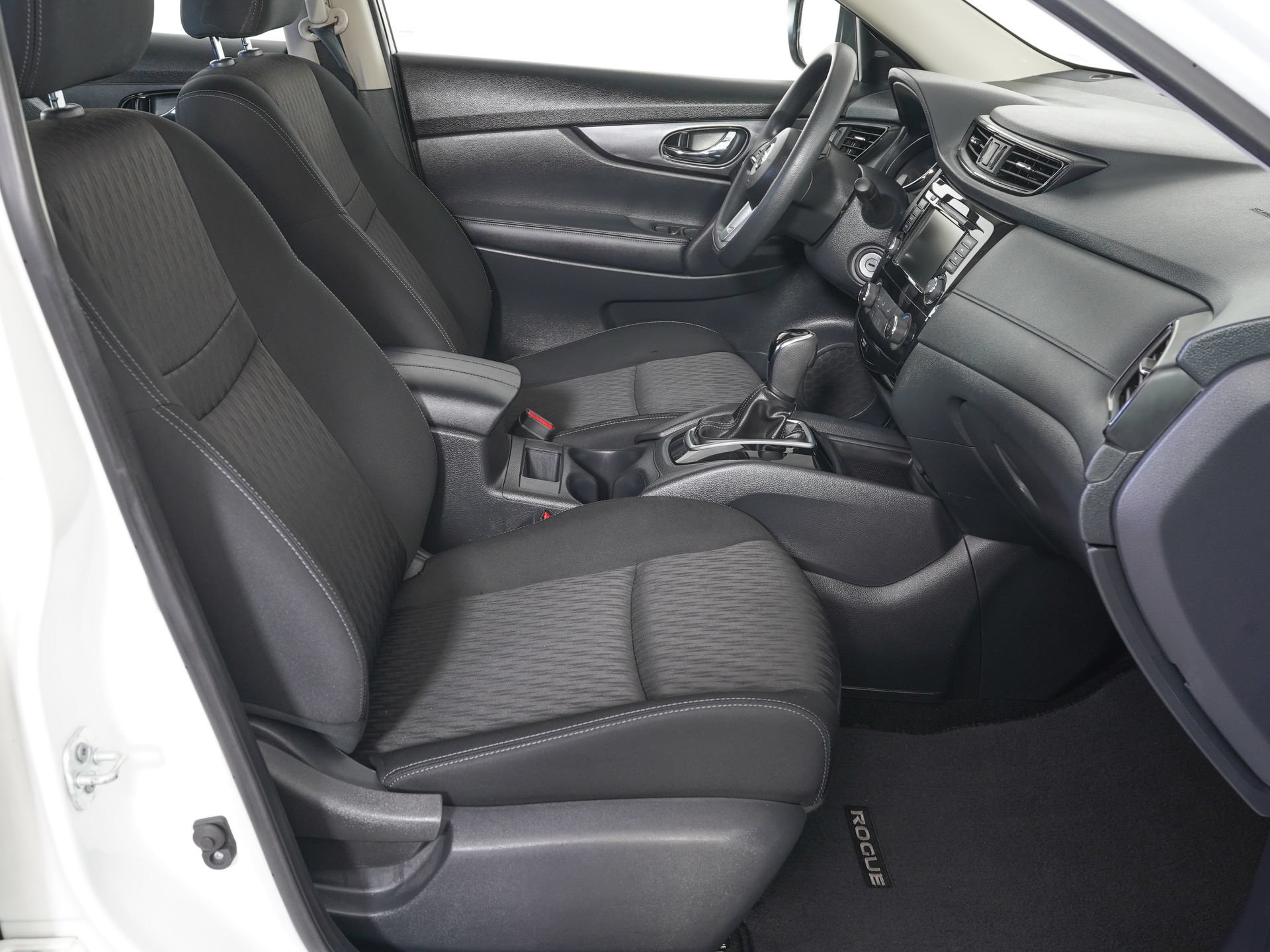 Used 2018 Nissan Rogue S FWD image 8