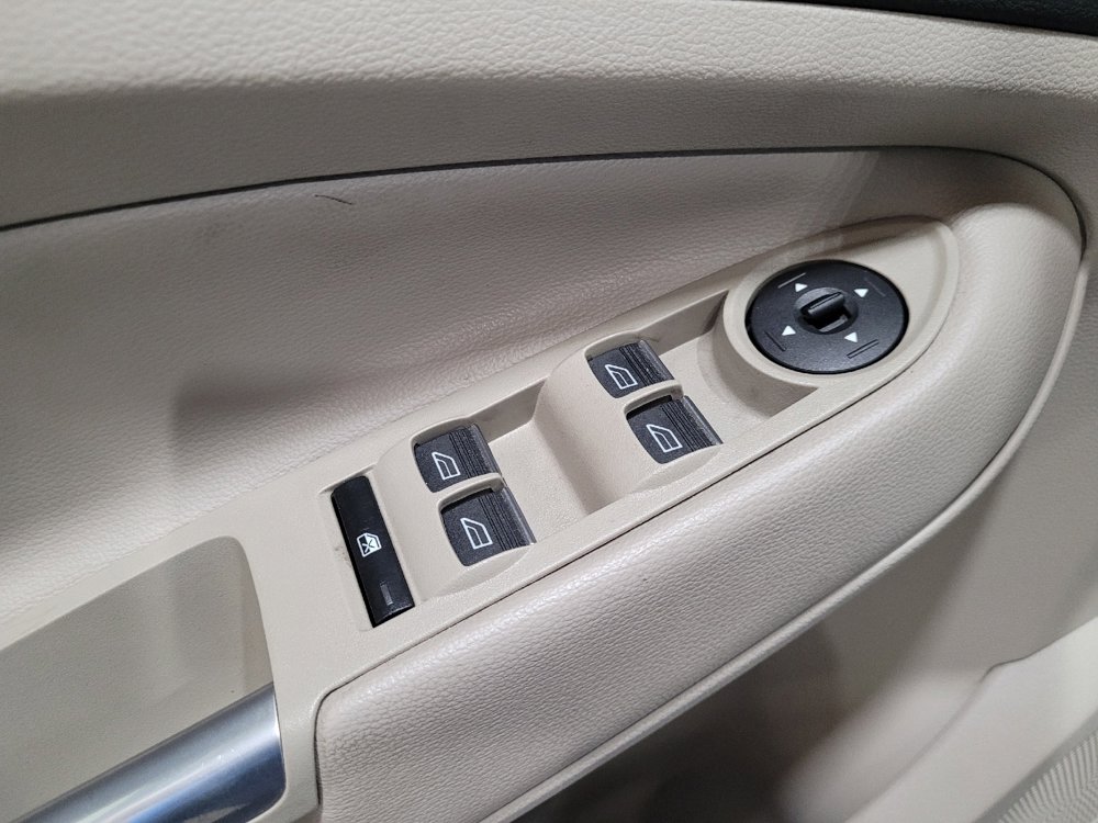 Used 2017 Ford Escape SE w/ Equipment Group 201A image 27