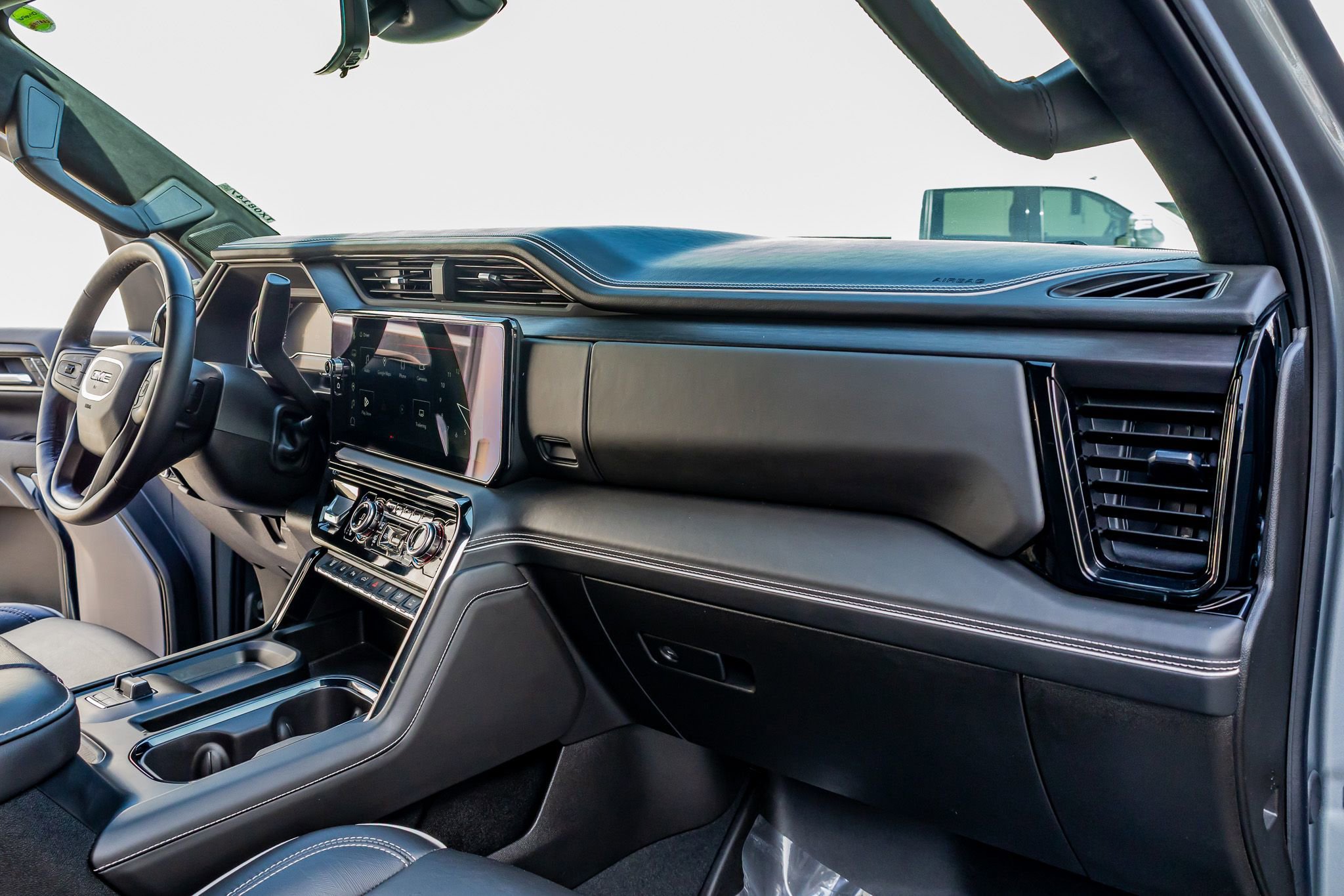 Used 2025 GMC Sierra 2500 AT4X w/ Snow Plow Prep/Camper Package image 18