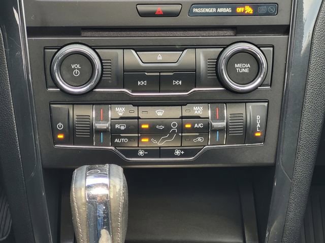 Used 2016 Ford Explorer XLT w/ Equipment Group 201A FWD image 18