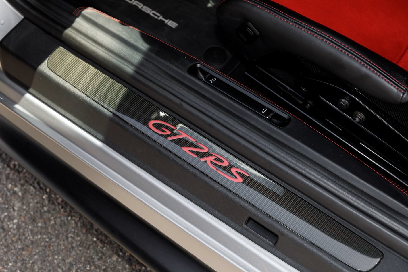 Used 2018 Porsche 911 GT2 RS w/ Weissach Package RWD image 47