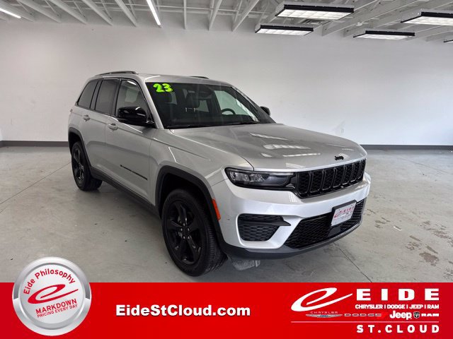 Used 2023 Jeep Grand Cherokee Altitude