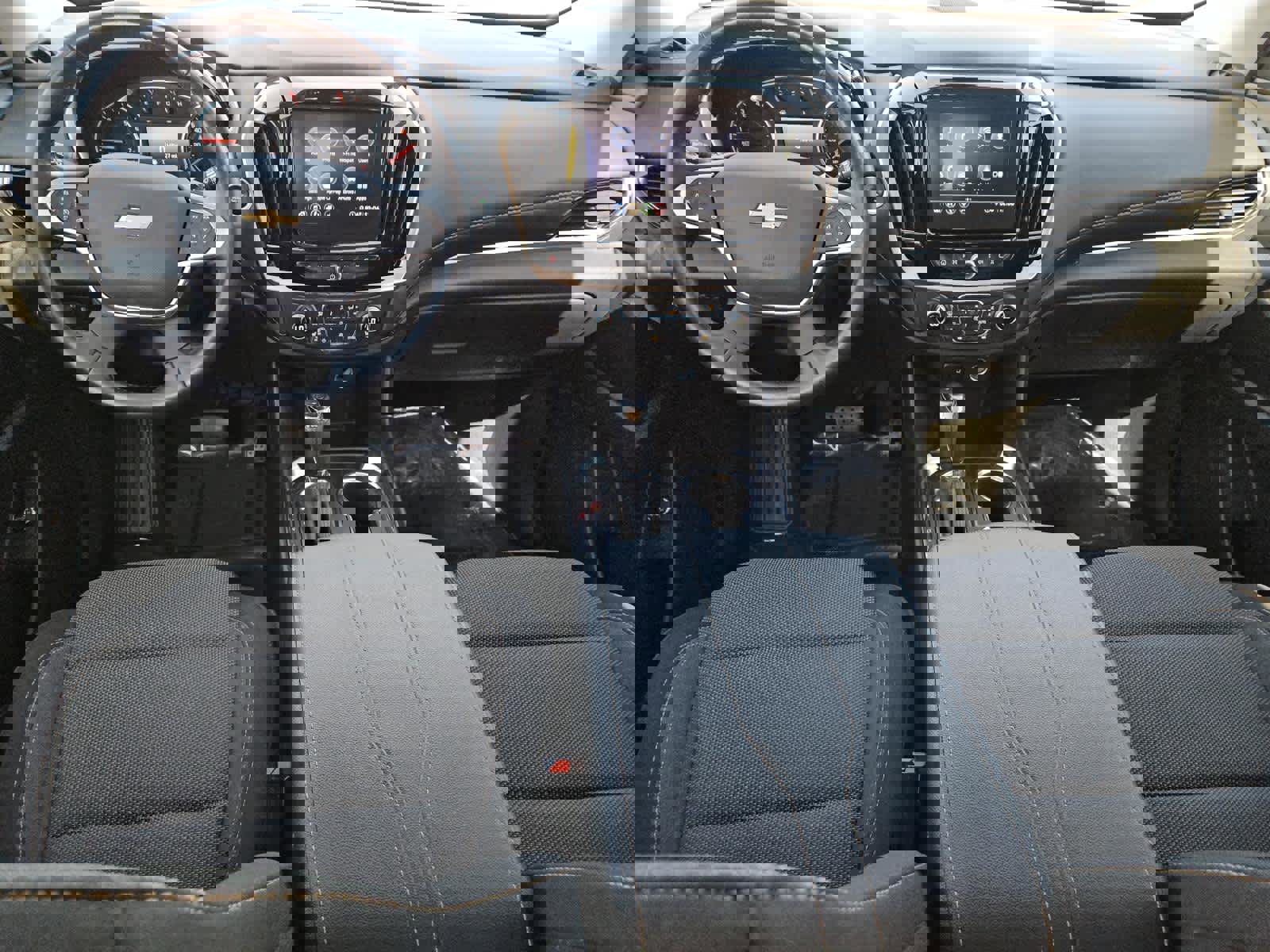 Used 2020 Chevrolet Traverse LT image 11