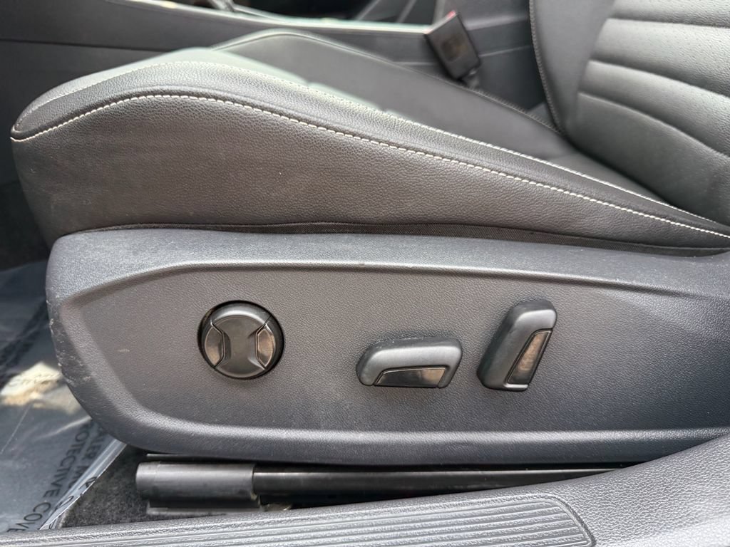 Used 2024 Volkswagen Jetta SE FWD image 10