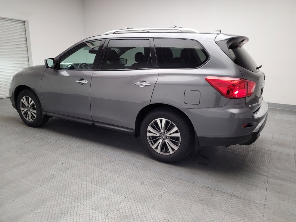 Used 2019 Nissan Pathfinder SL w/ Cargo Package image 3