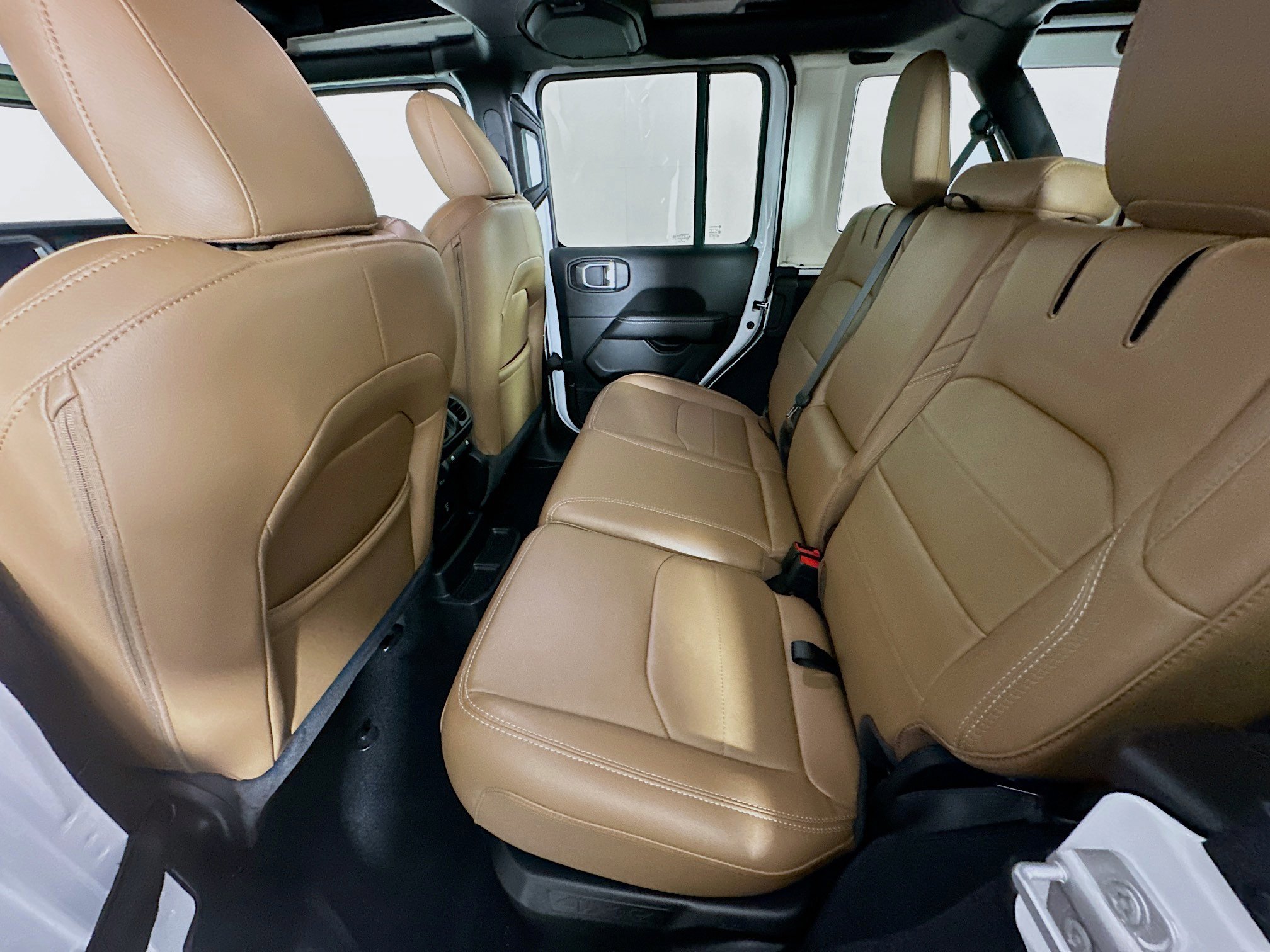 Used 2023 Jeep Wrangler Sahara w/ Cold Weather Group image 27