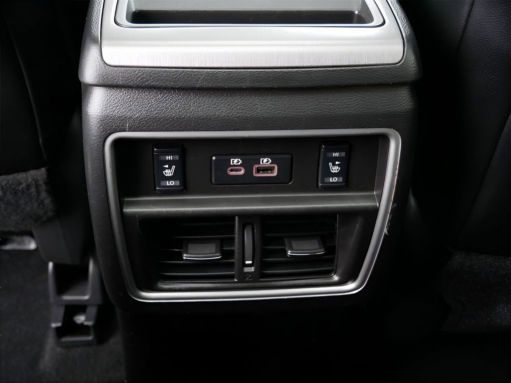 Used 2021 Nissan Murano SL w/ SL Moonroof Package image 15